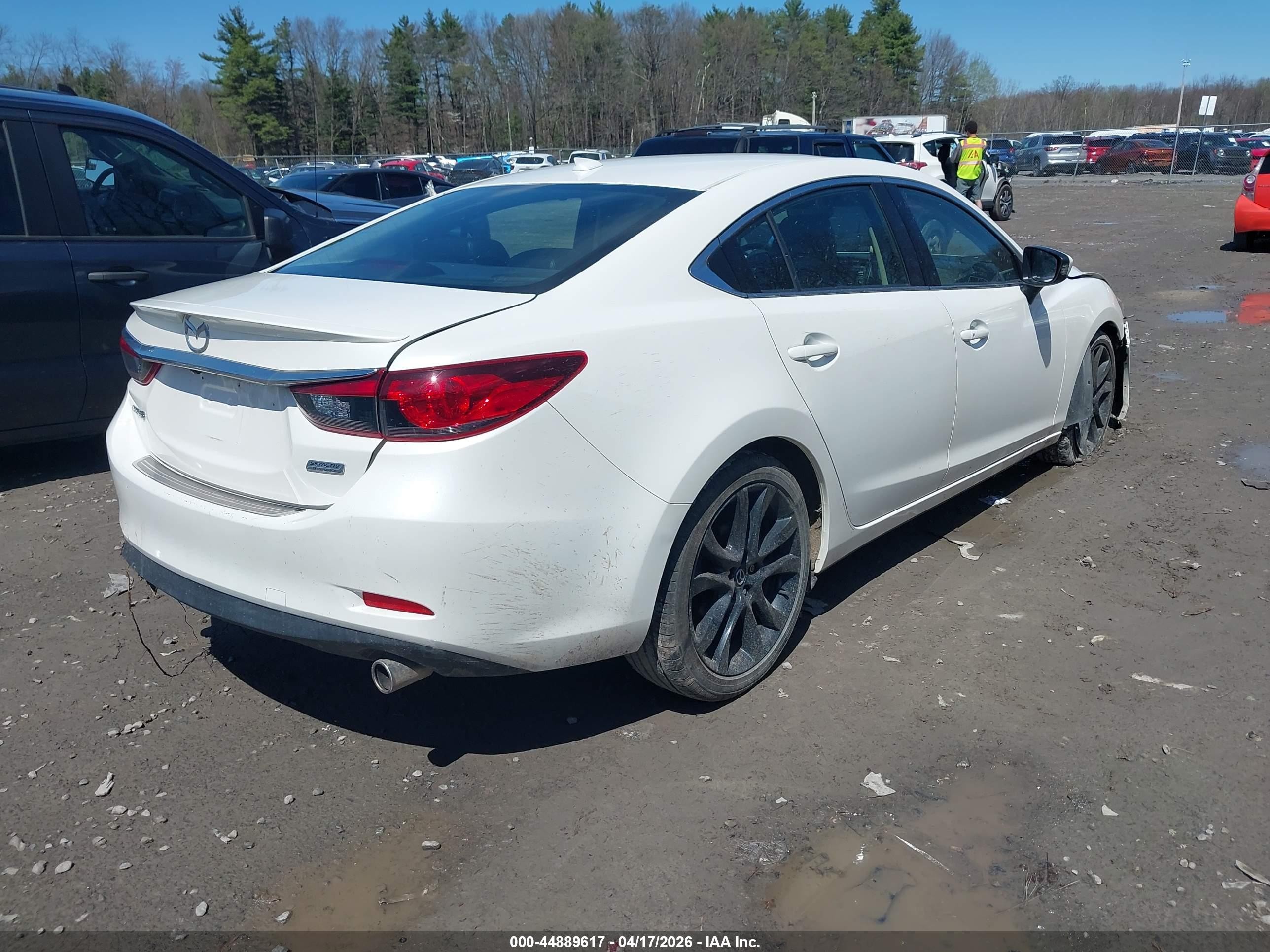 2014 Mazda Mazda6 I Grand Touring White vin: JM1GJ1W6XE1127319