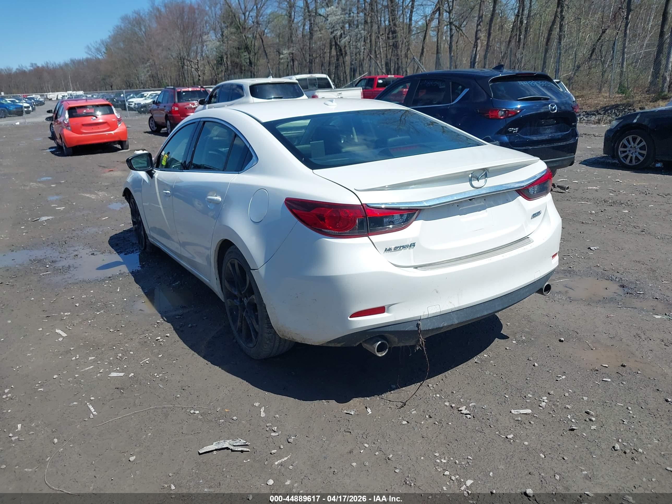 2014 Mazda Mazda6 I Grand Touring White vin: JM1GJ1W6XE1127319