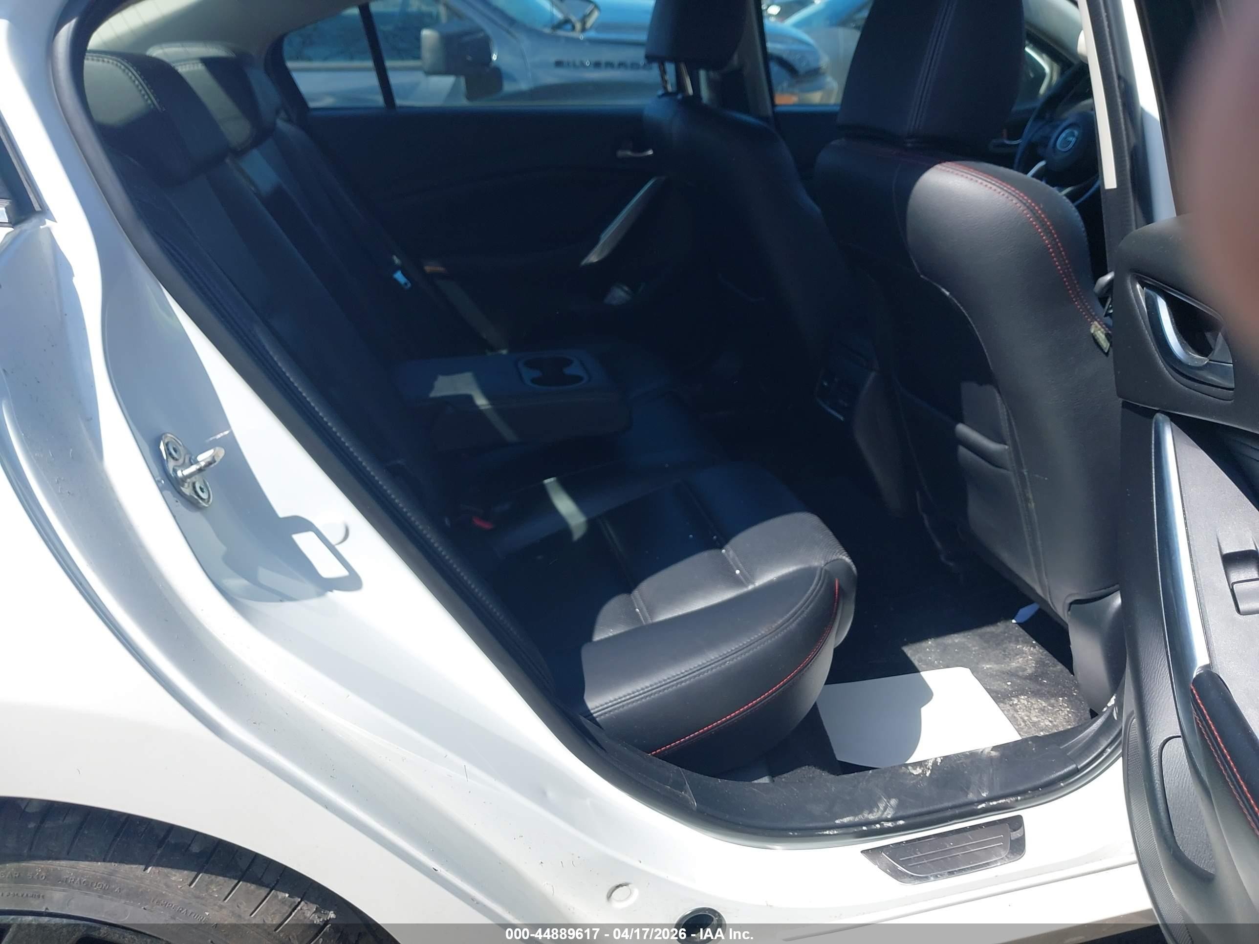 2014 Mazda Mazda6 I Grand Touring White vin: JM1GJ1W6XE1127319