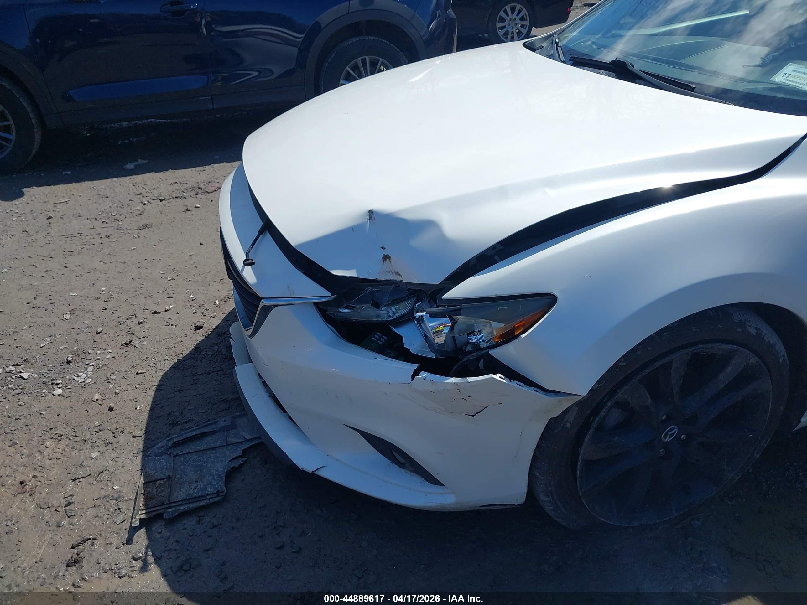 2014 Mazda Mazda6 I Grand Touring White vin: JM1GJ1W6XE1127319