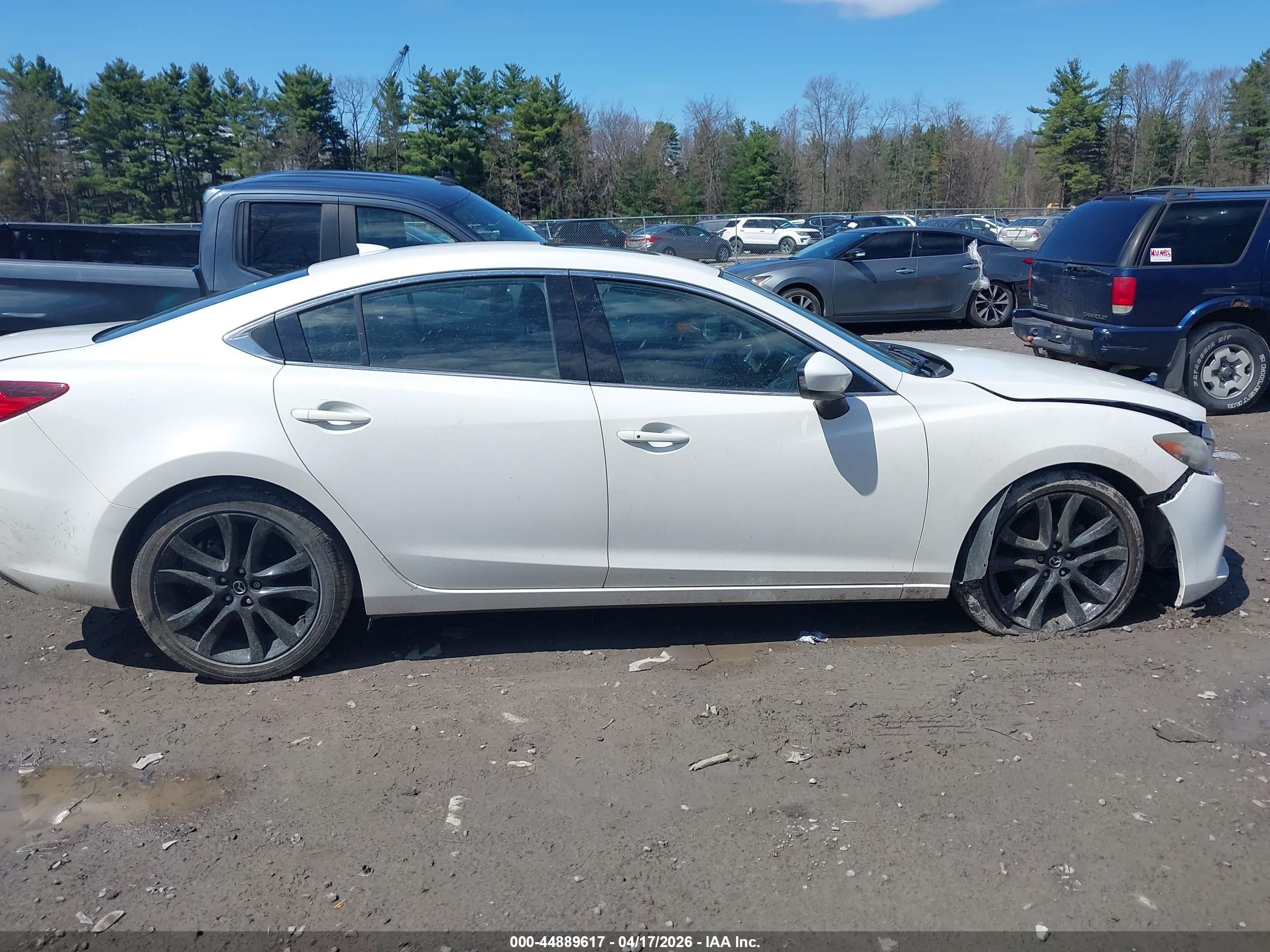 2014 Mazda Mazda6 I Grand Touring White vin: JM1GJ1W6XE1127319