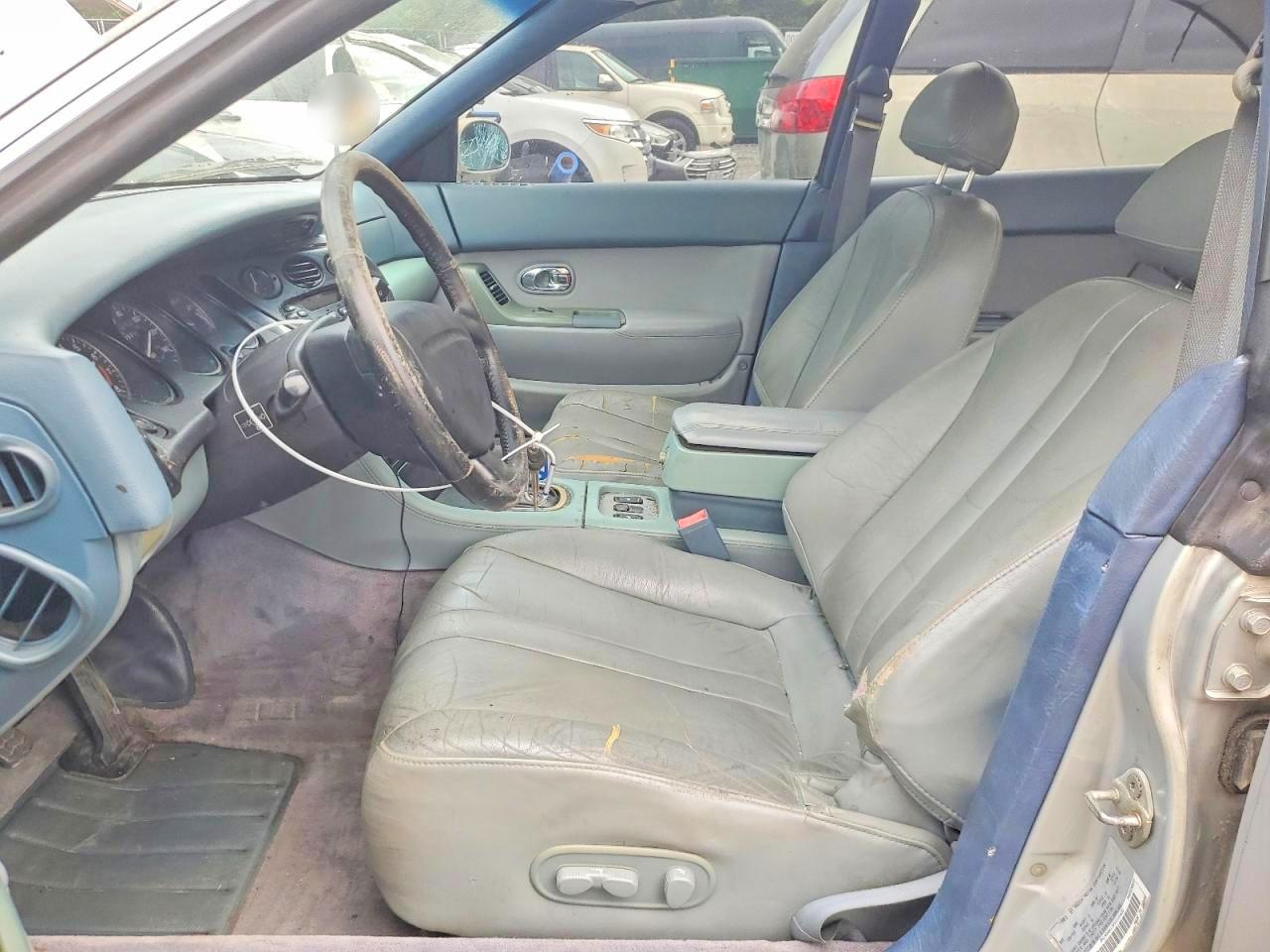 1993 Mazda 929 Silver vin: JM1HD4613P0216420