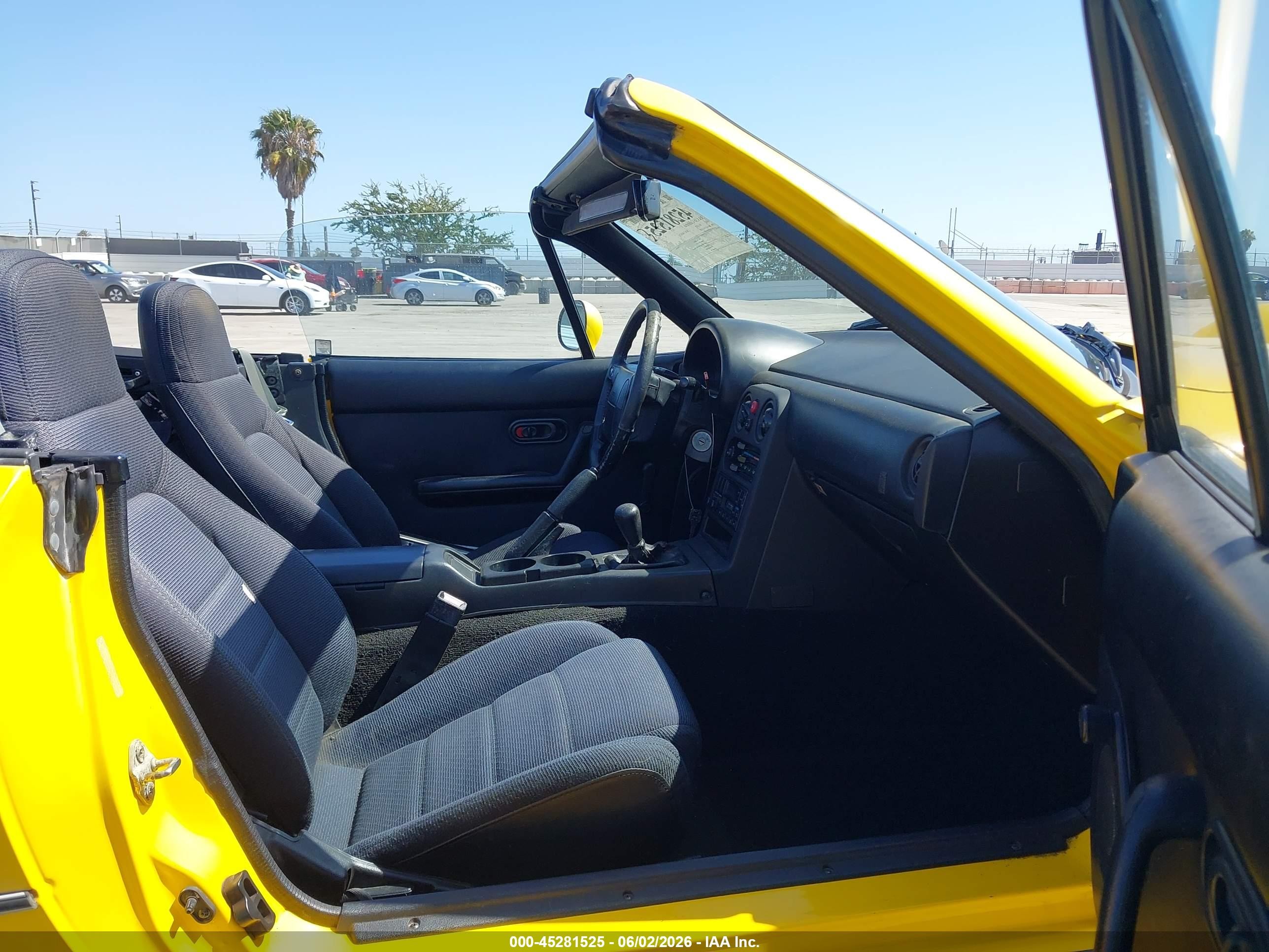 1992 Mazda Mx-5 Miata   Yellow vin: JM1NA3513N1313938