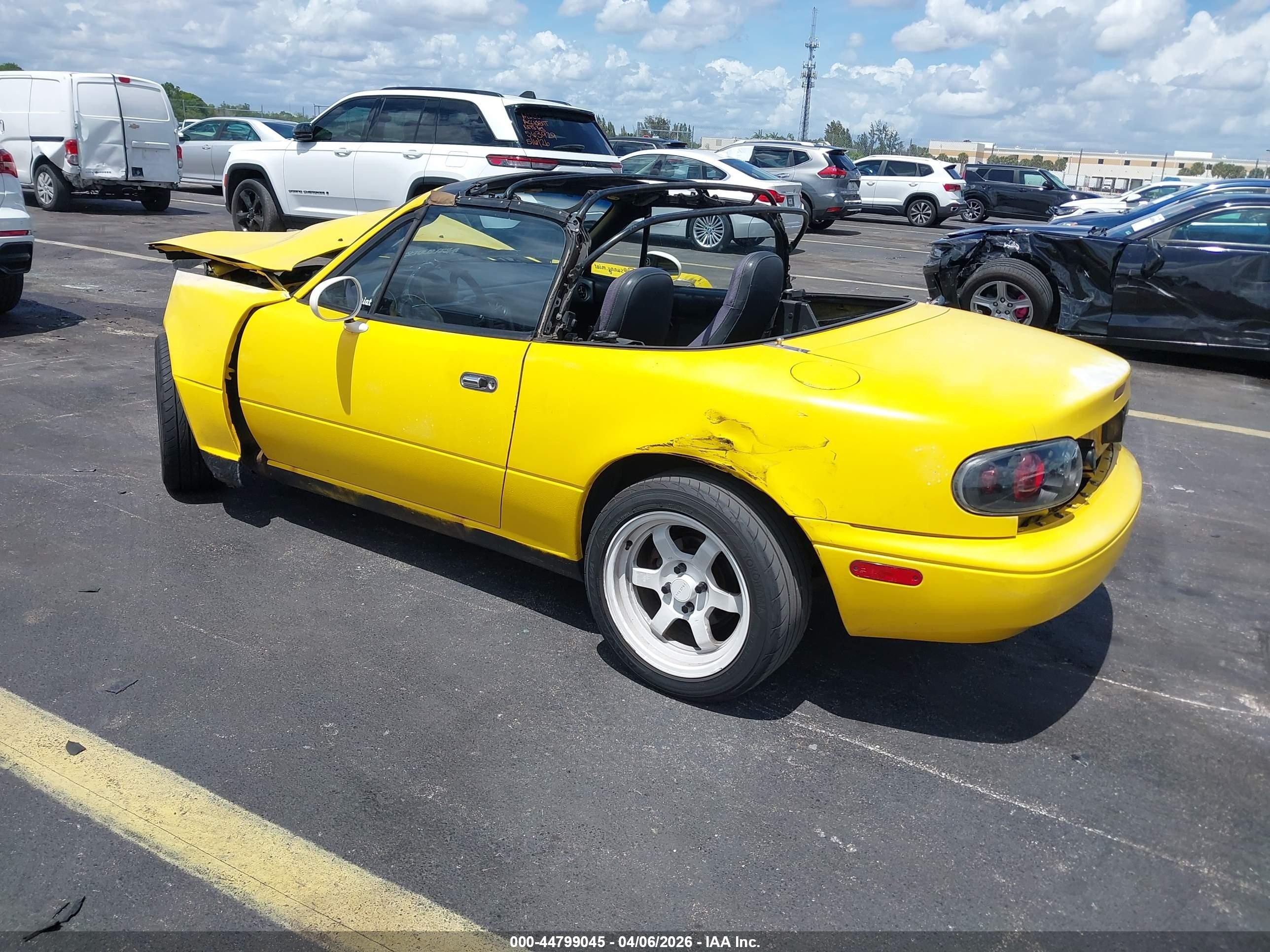 1992 Mazda Mx-5 Miata   Yellow vin: JM1NA3513N1314877
