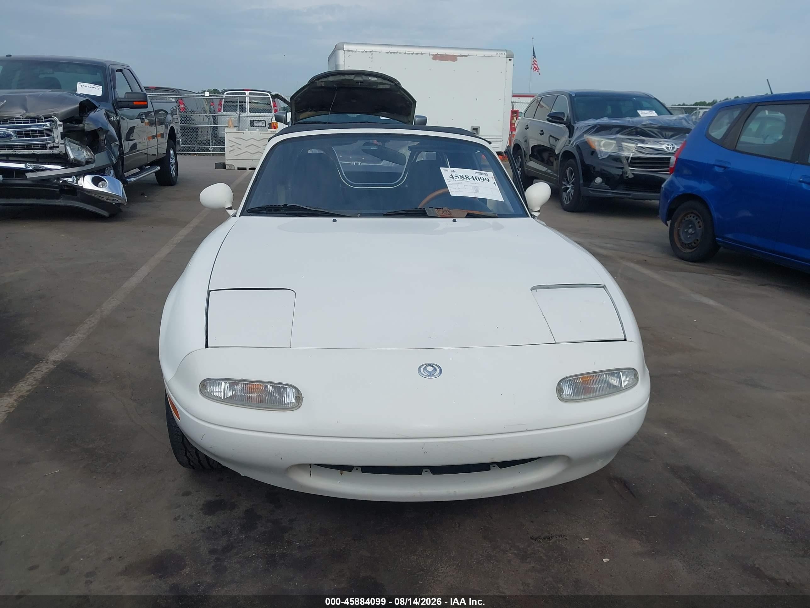 1994 Mazda Mx-5 Miata   White vin: JM1NA3532R0514355