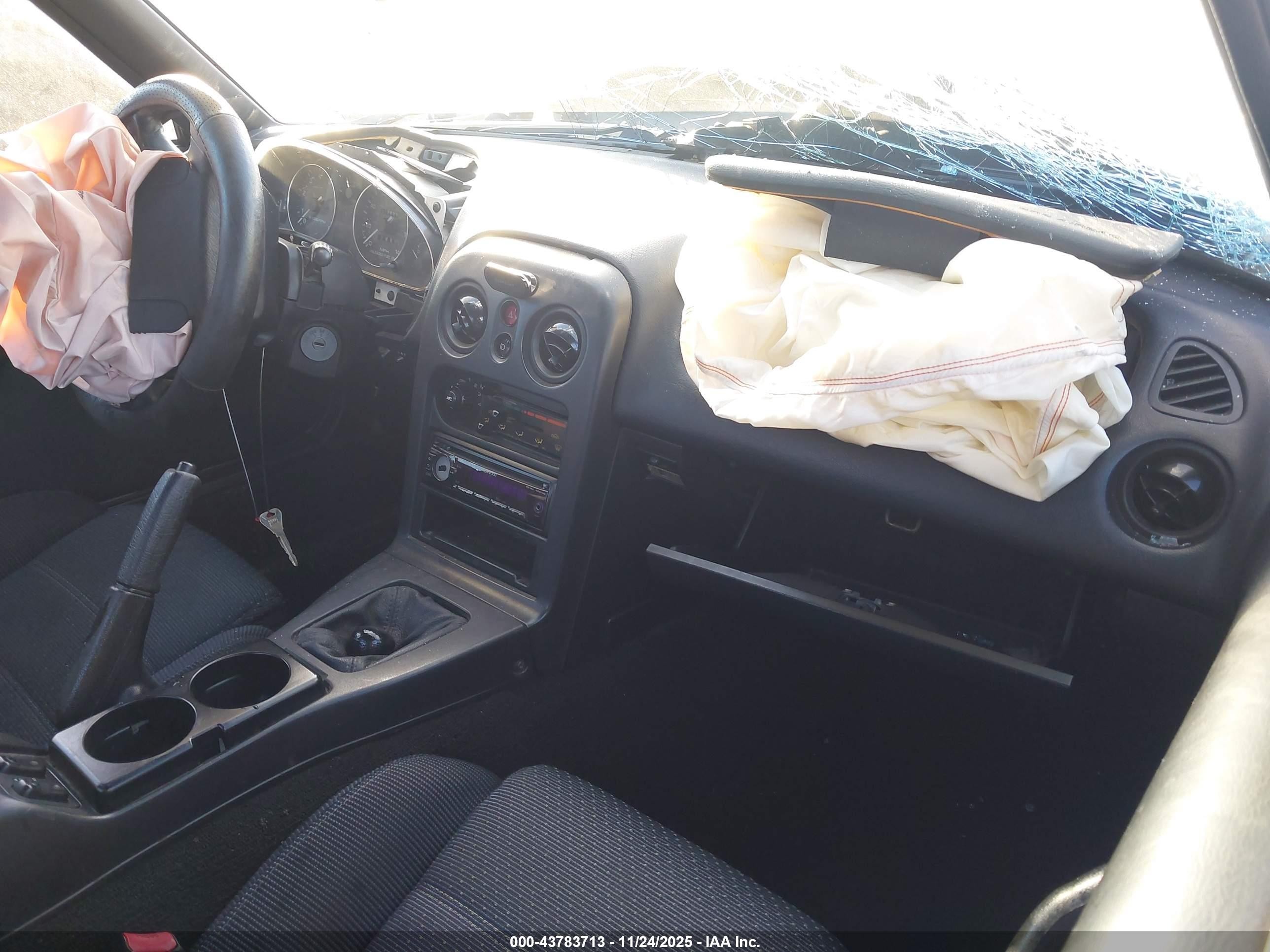 1995 Mazda Mx-5 Miata   White vin: JM1NA3533S0605057