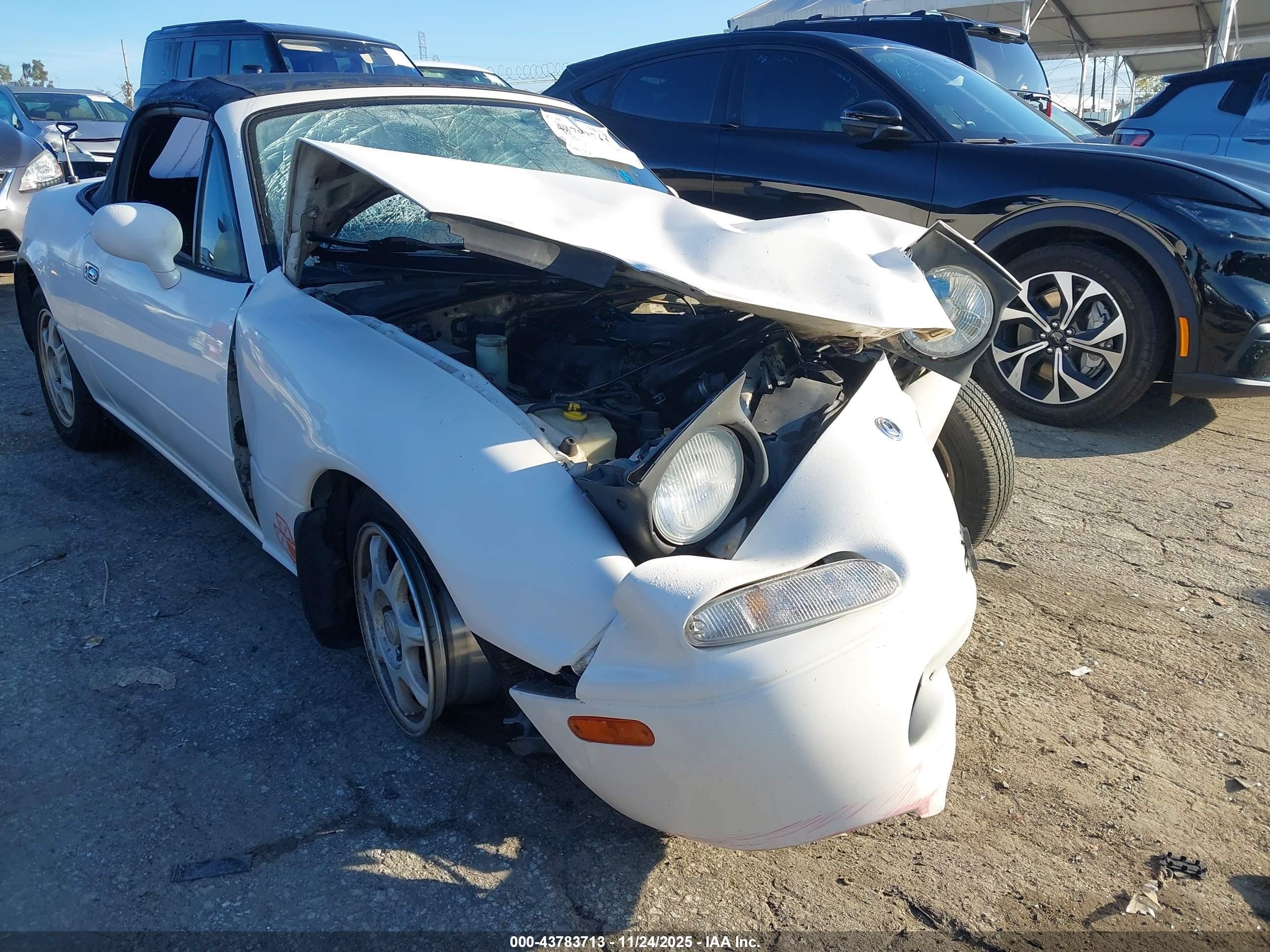 1995 Mazda Mx-5 Miata   White vin: JM1NA3533S0605057
