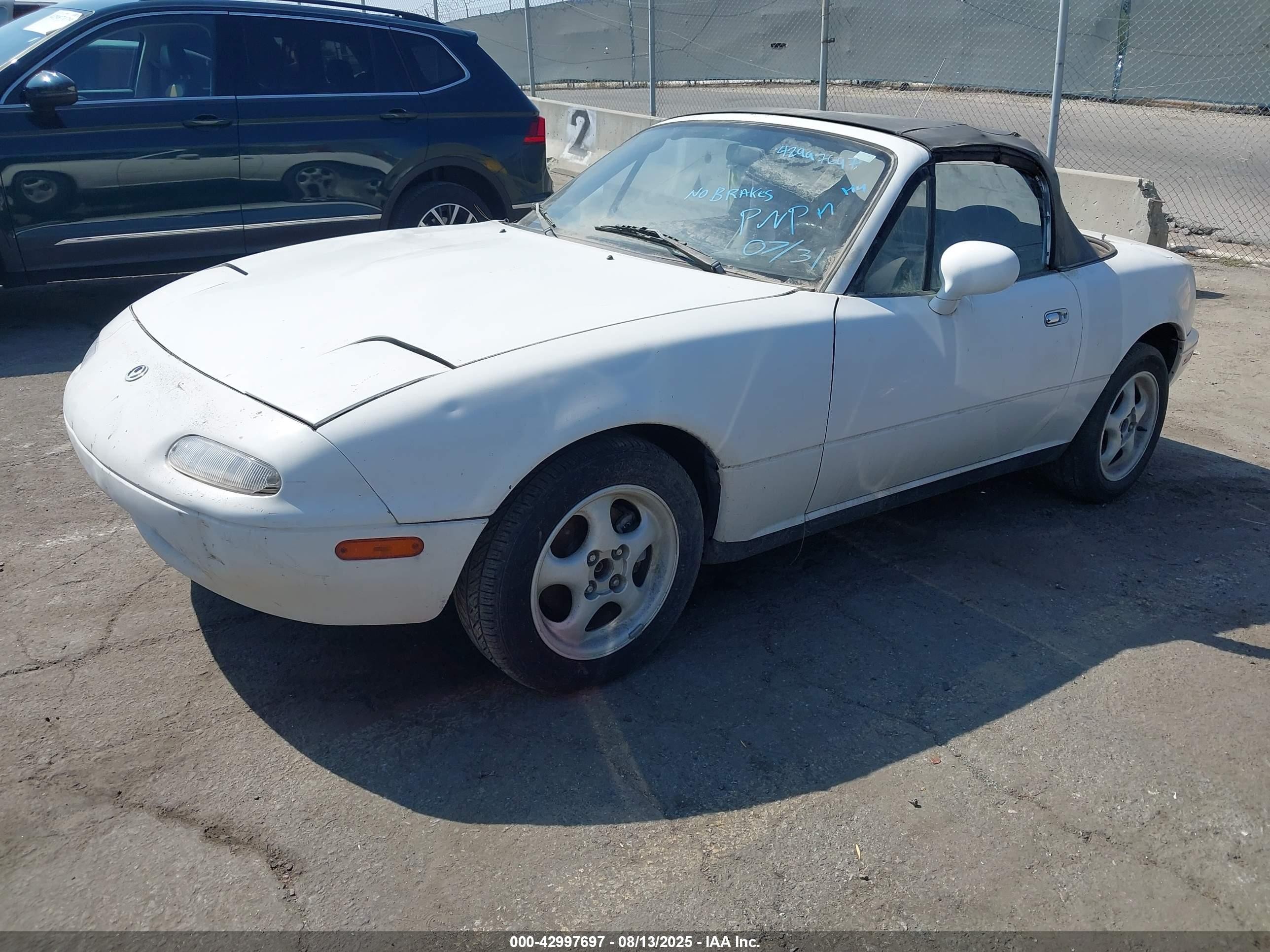 1995 Mazda Mx-5 Miata   White vin: JM1NA3534S0601258
