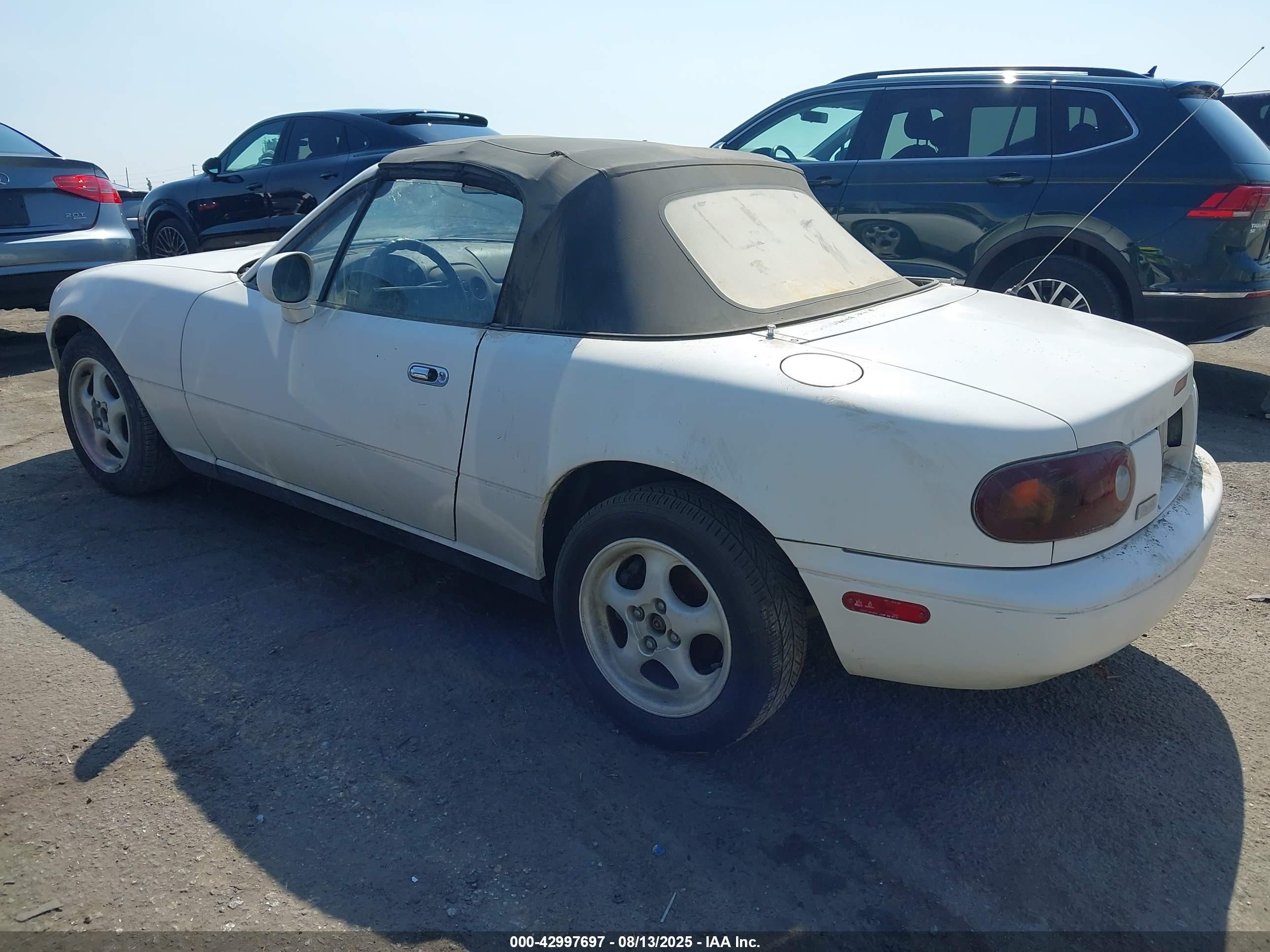 1995 Mazda Mx-5 Miata   White vin: JM1NA3534S0601258