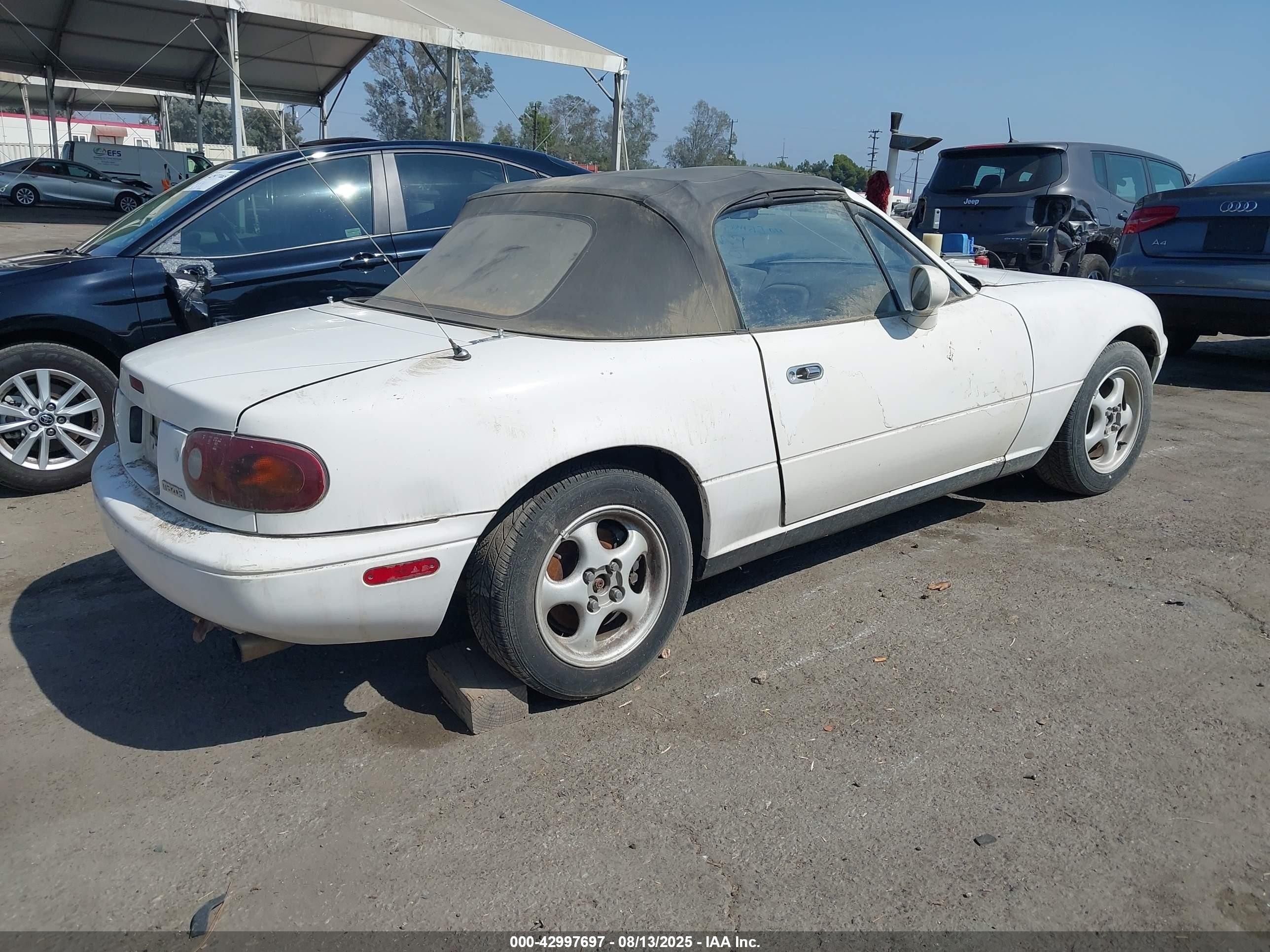 1995 Mazda Mx-5 Miata   White vin: JM1NA3534S0601258