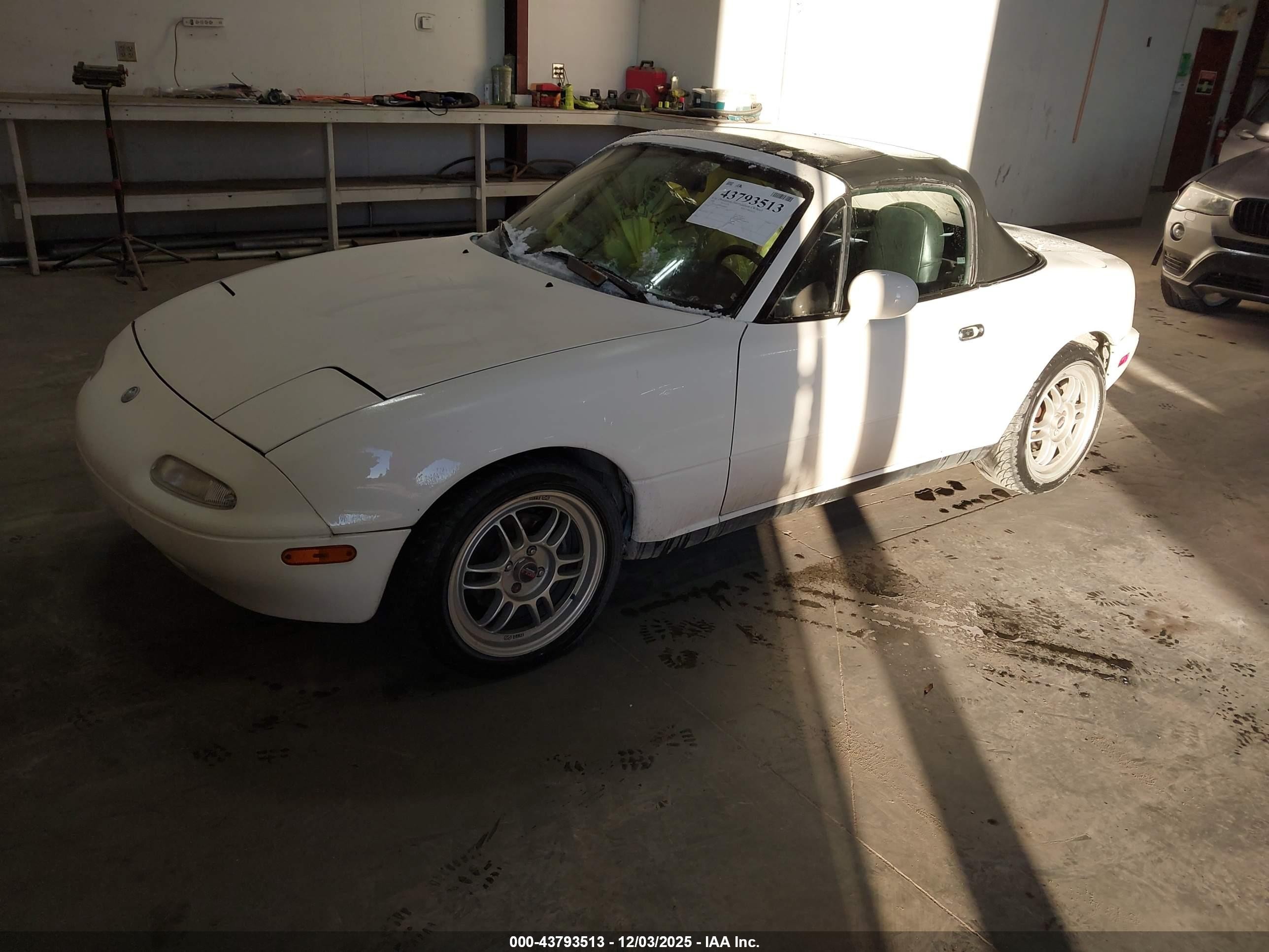 1995 Mazda Mx-5 Miata   White vin: JM1NA3538S0600484