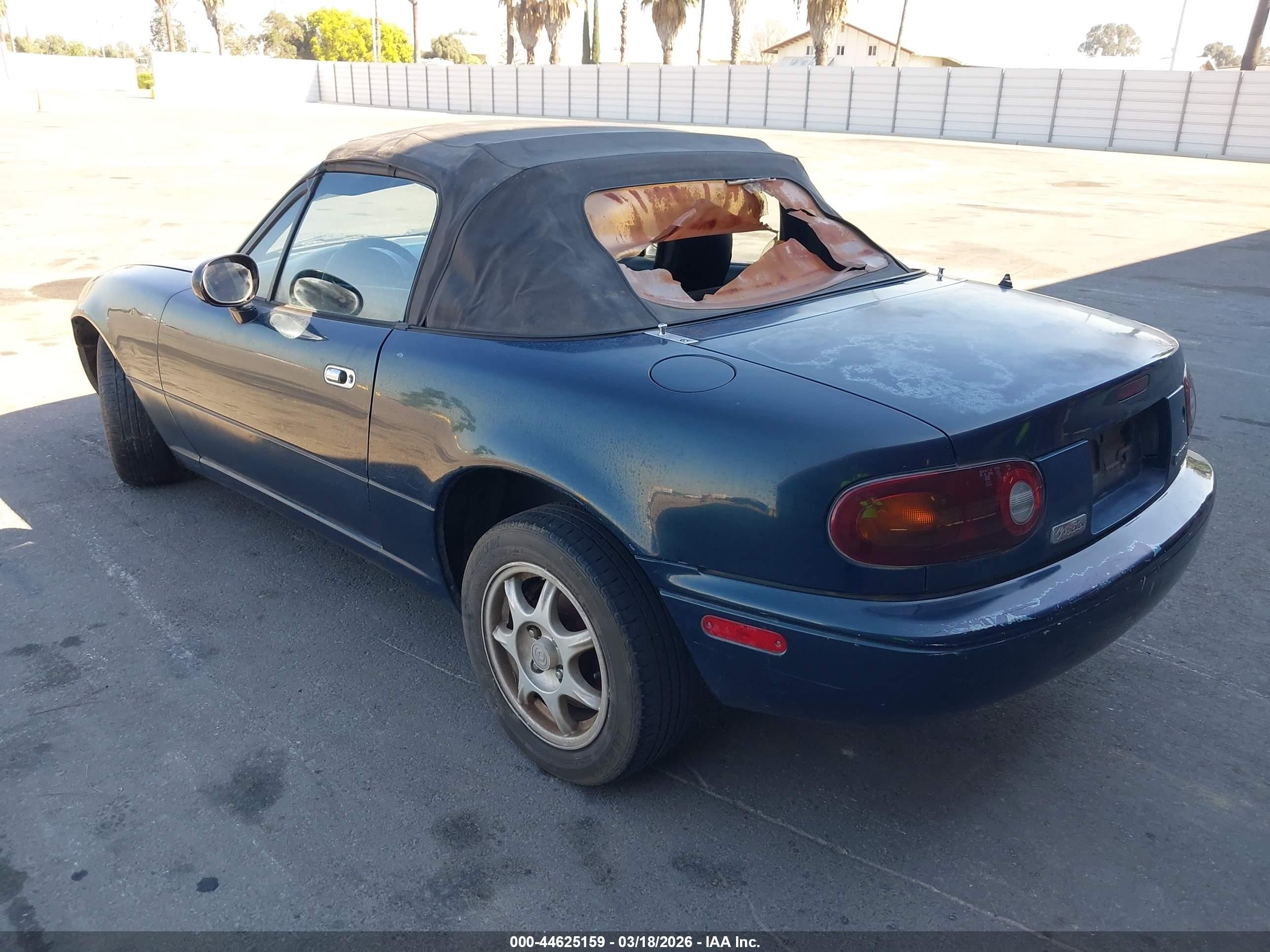 1995 Mazda Mx-5 Miata   Dark Blue vin: JM1NA3538S0618662