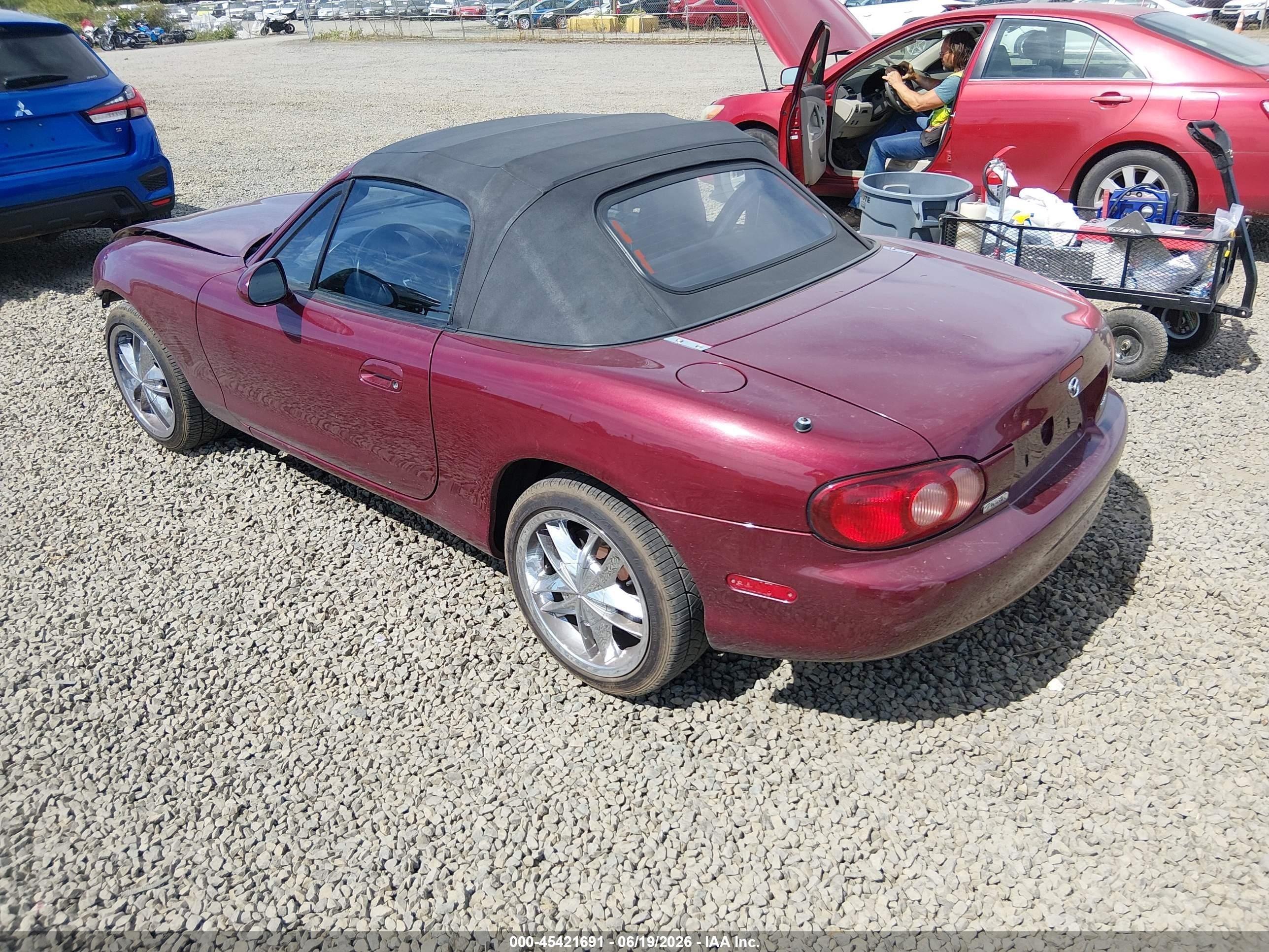 2003 Mazda Mx-5 Miata Cloth/ls/se/shinsen Red vin: JM1NB353030310772