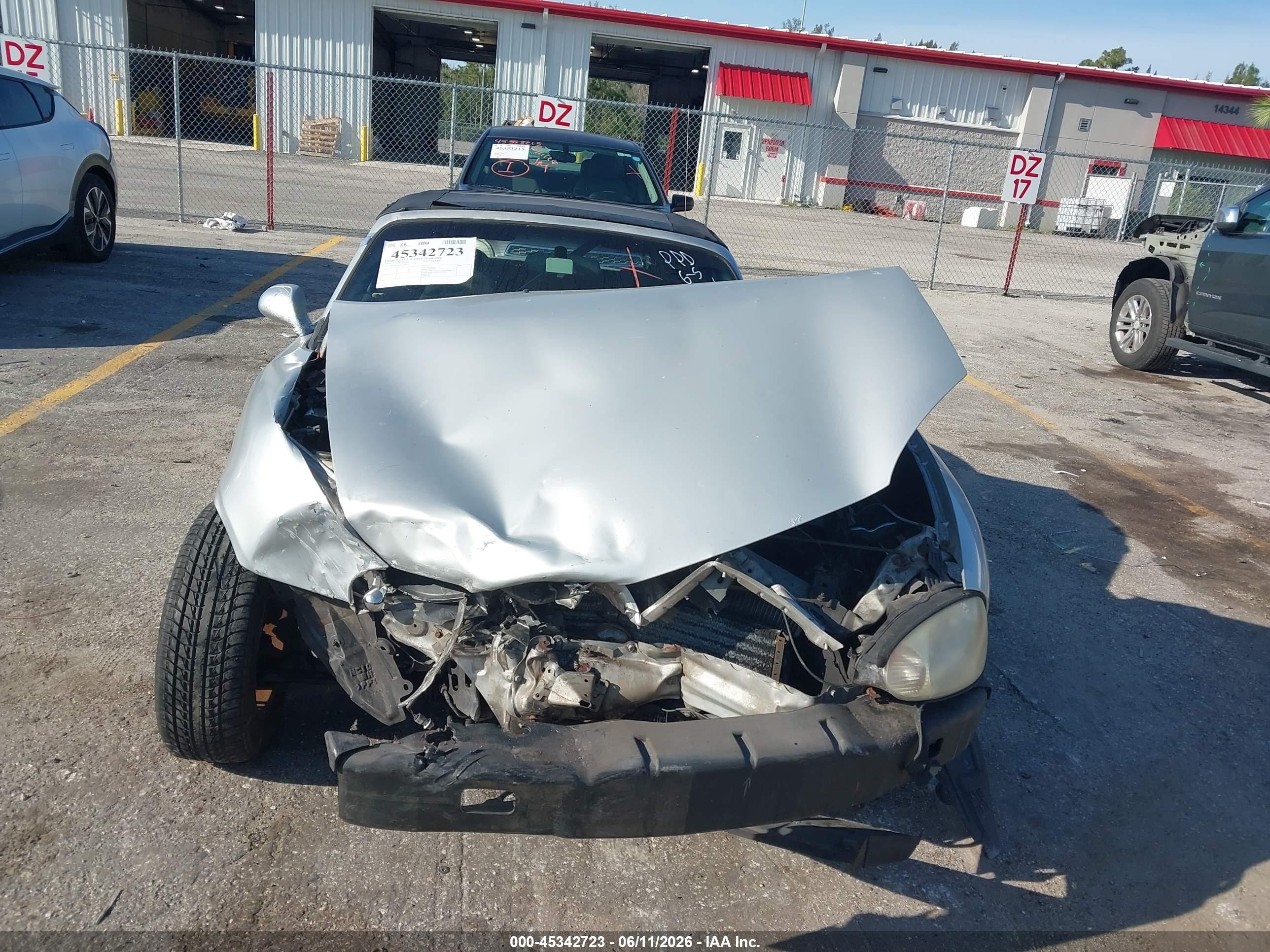 1999 Mazda Mx-5 Miata Leather Pkg/popular Equipment Pkg/sports Pkg/touring Pkg Silver vin: JM1NB3530X0100971