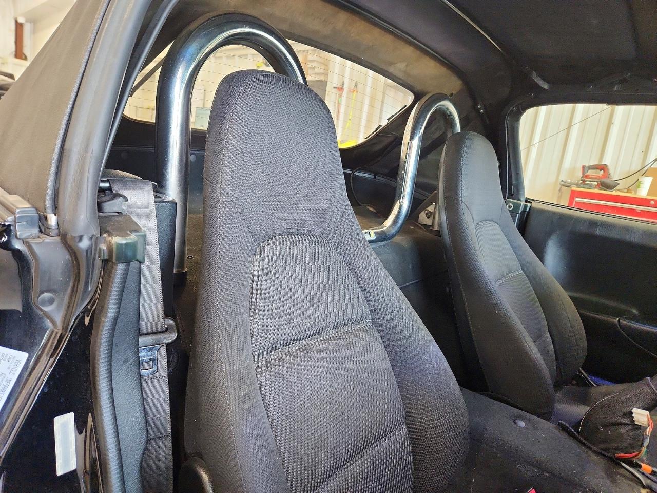 2000 Mazda Mx-5 Miata Base Black vin: JM1NB3530Y0142235