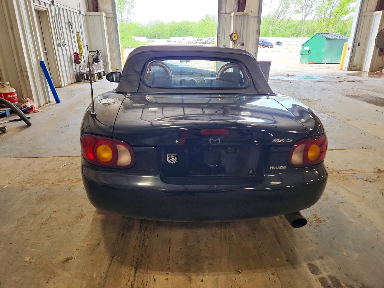 2000 Mazda Mx-5 Miata Base Black vin: JM1NB3530Y0142235