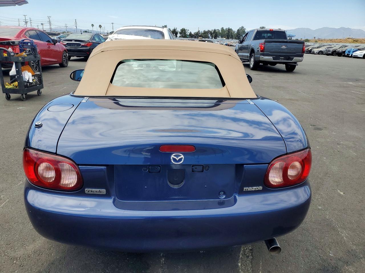 2002 Mazda Mx-5 Miata Base Blue vin: JM1NB353120232064