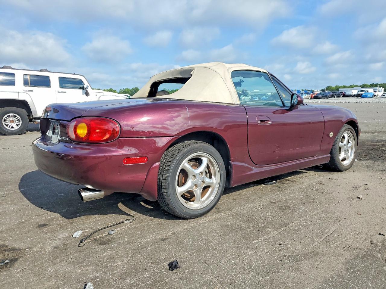 2000 Mazda Mx-5 Miata Base Burgundy vin: JM1NB3531Y0148402