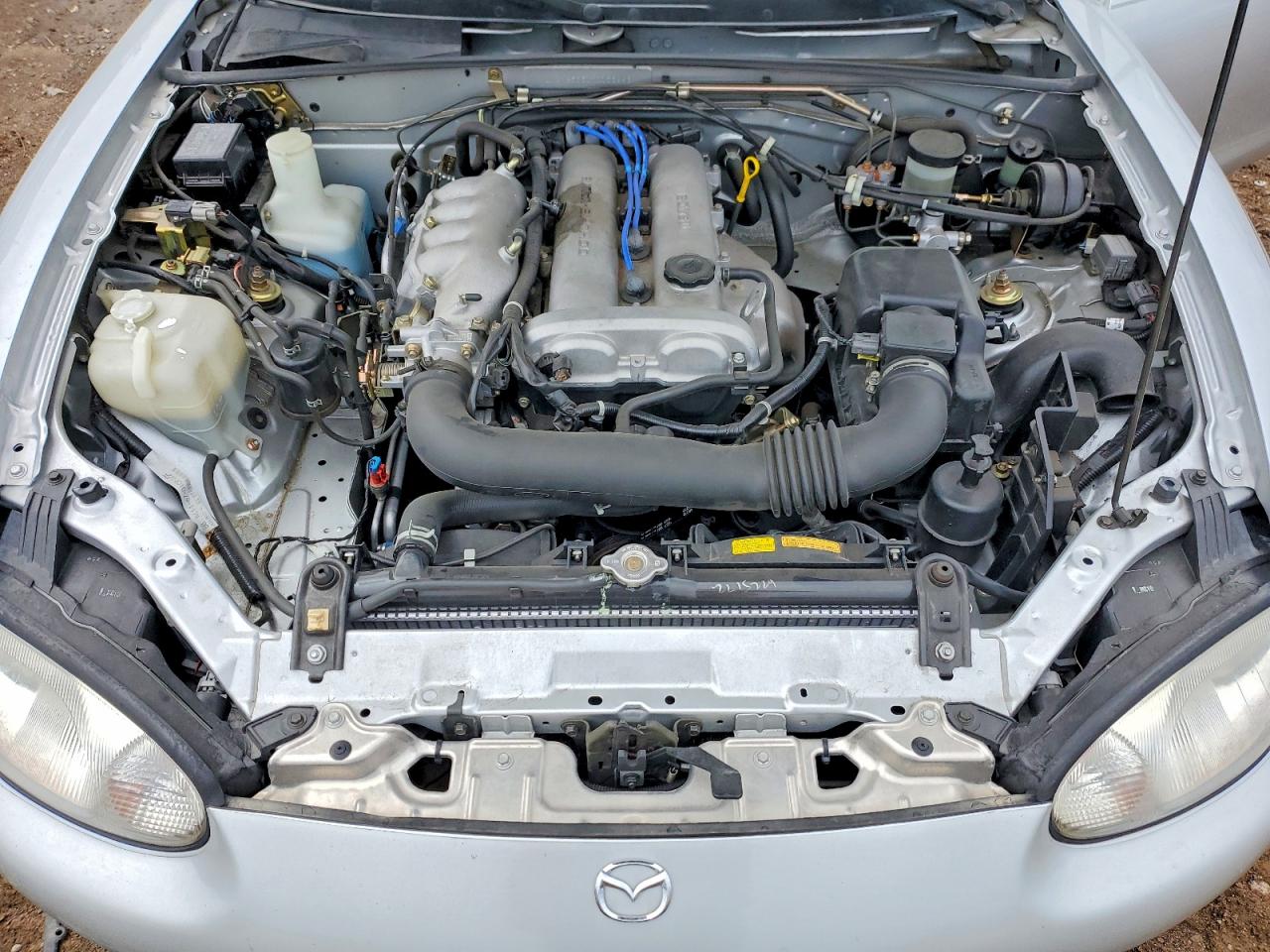 2000 Mazda Mx-5 Miata Base Silver vin: JM1NB3531Y0155446
