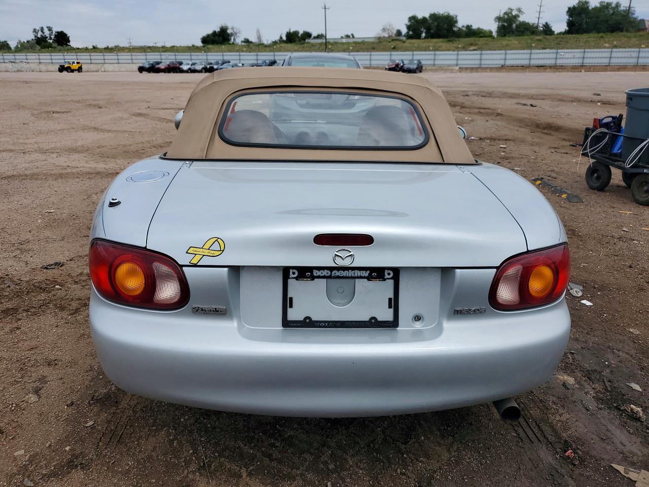 2000 Mazda Mx-5 Miata Base Silver vin: JM1NB3531Y0155446