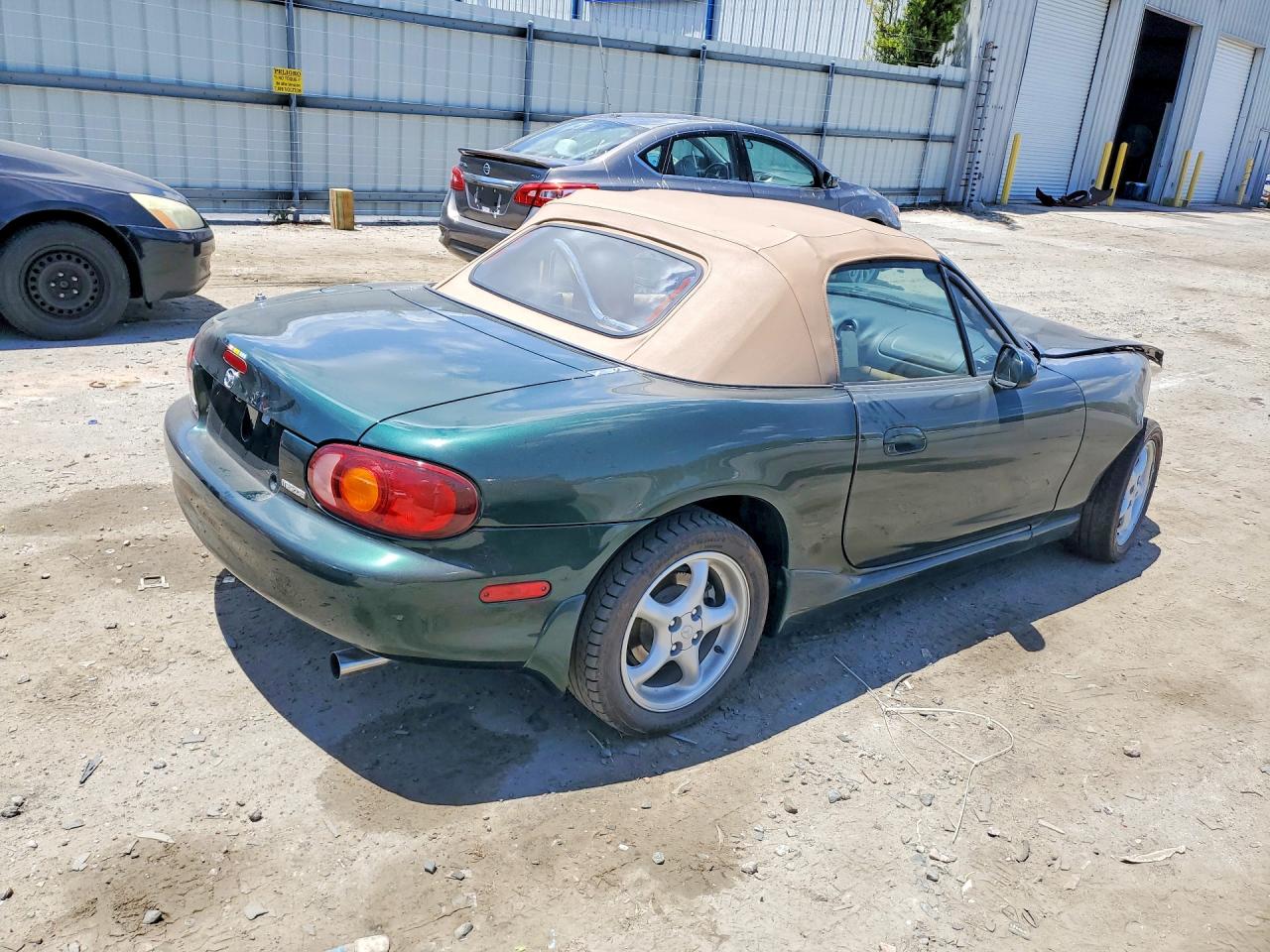 2000 Mazda Mx-5 Miata Base Green vin: JM1NB3531Y0155690