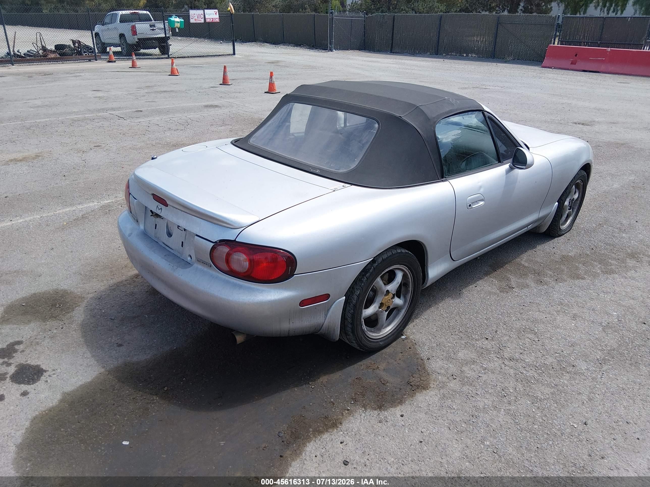 2003 Mazda Mx-5 Miata Cloth/ls/se/shinsen Silver vin: JM1NB353230311101