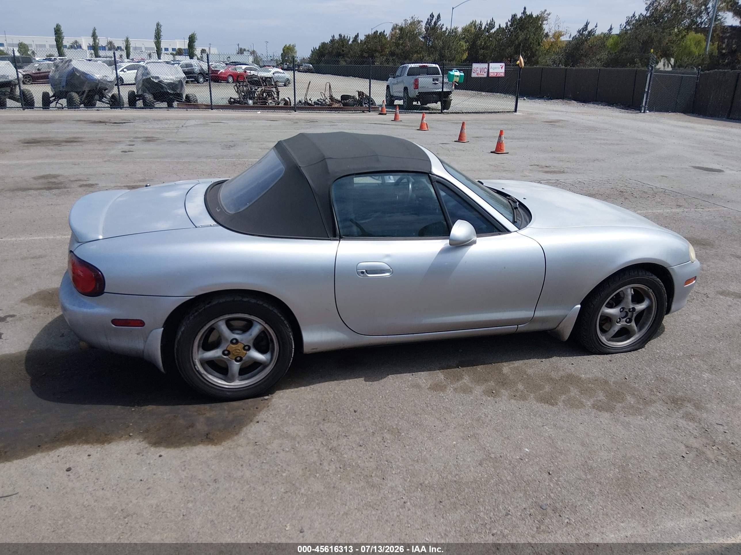 2003 Mazda Mx-5 Miata Cloth/ls/se/shinsen Silver vin: JM1NB353230311101