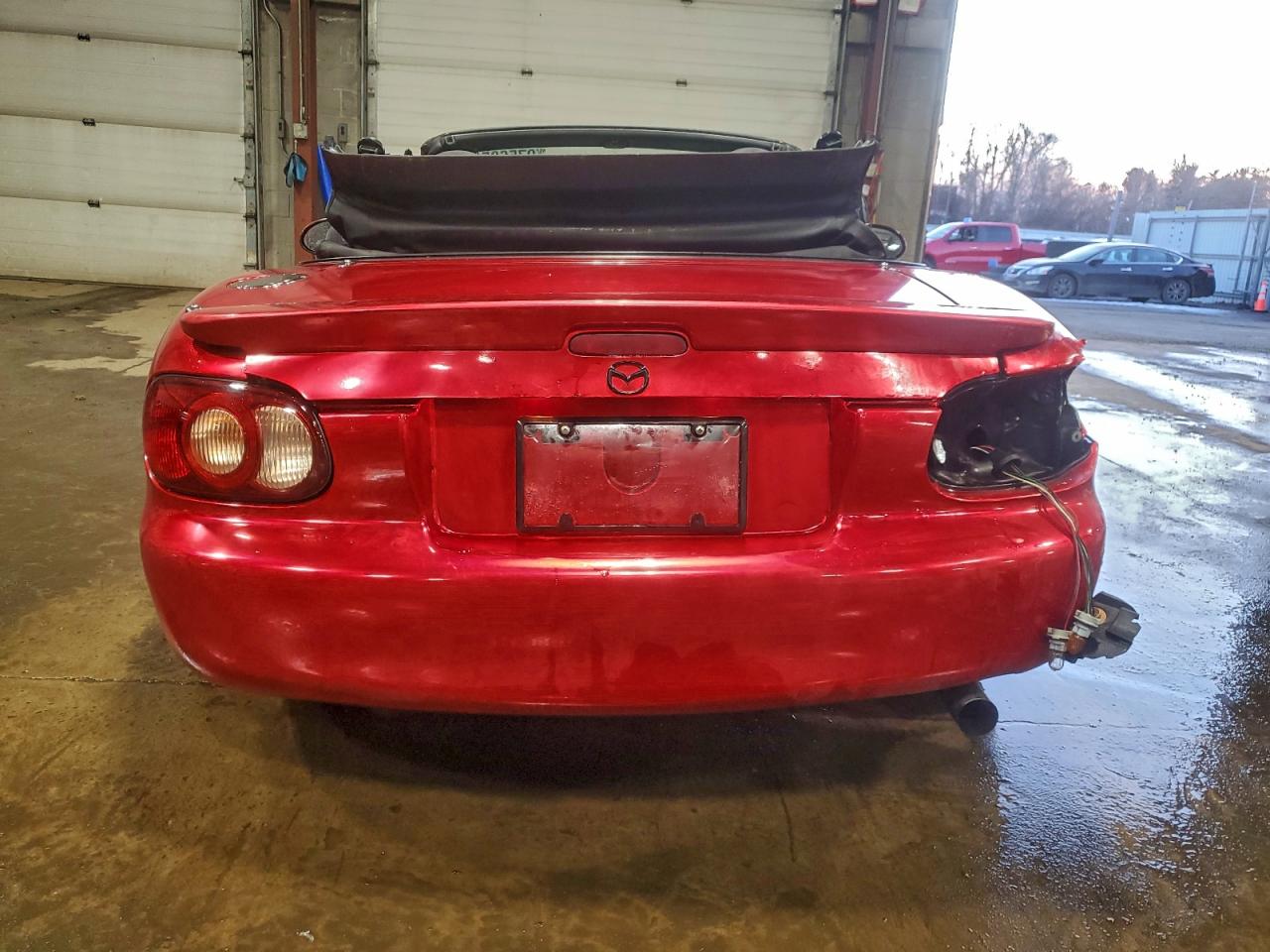 2005 Mazda Mx-5 Miata Base Red vin: JM1NB353250411248