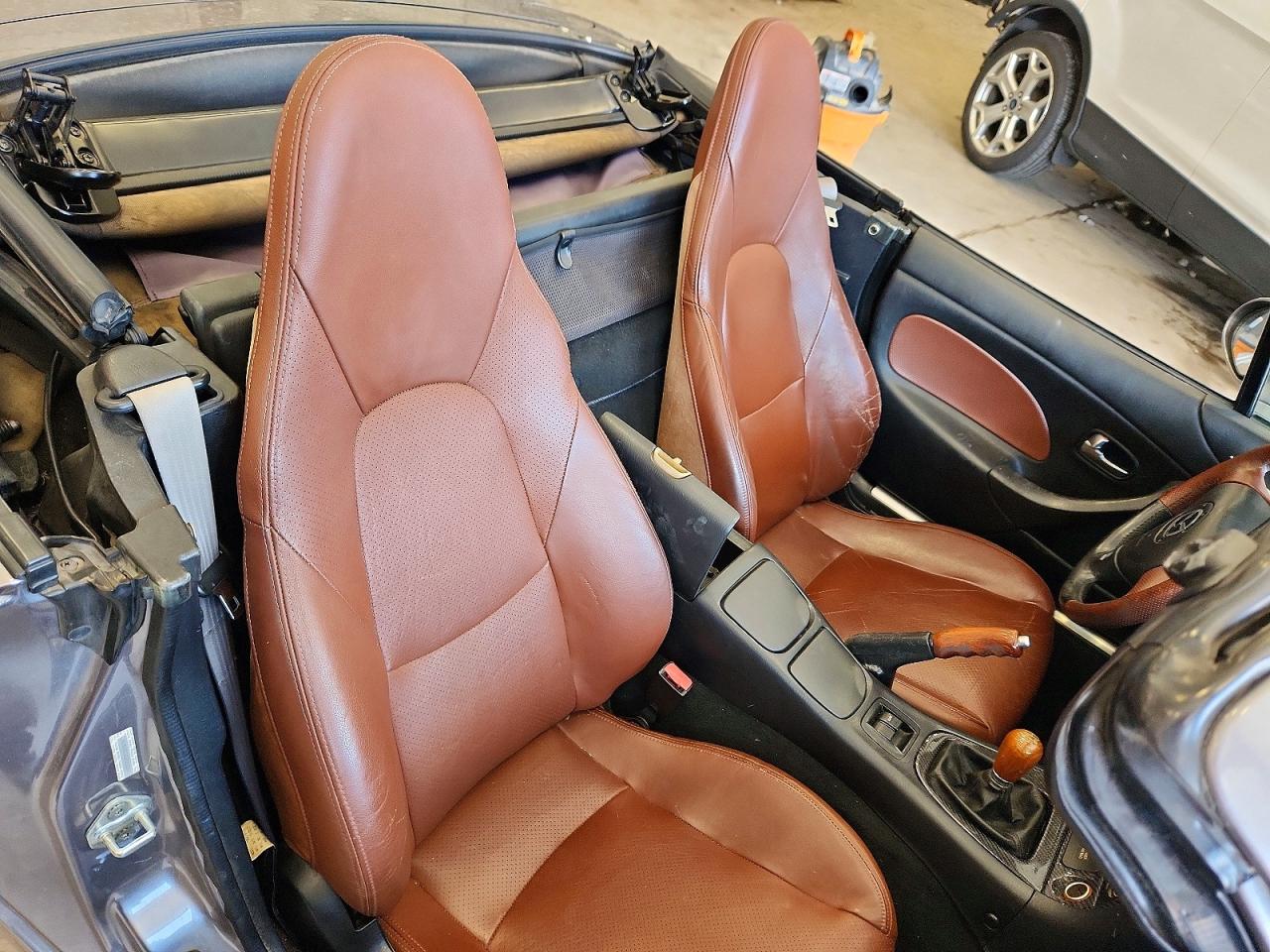 2002 Mazda Mx-5 Miata Base Silver vin: JM1NB353320224502