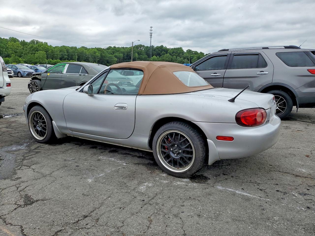 2002 Mazda Mx-5 Miata Base Silver vin: JM1NB353320229389
