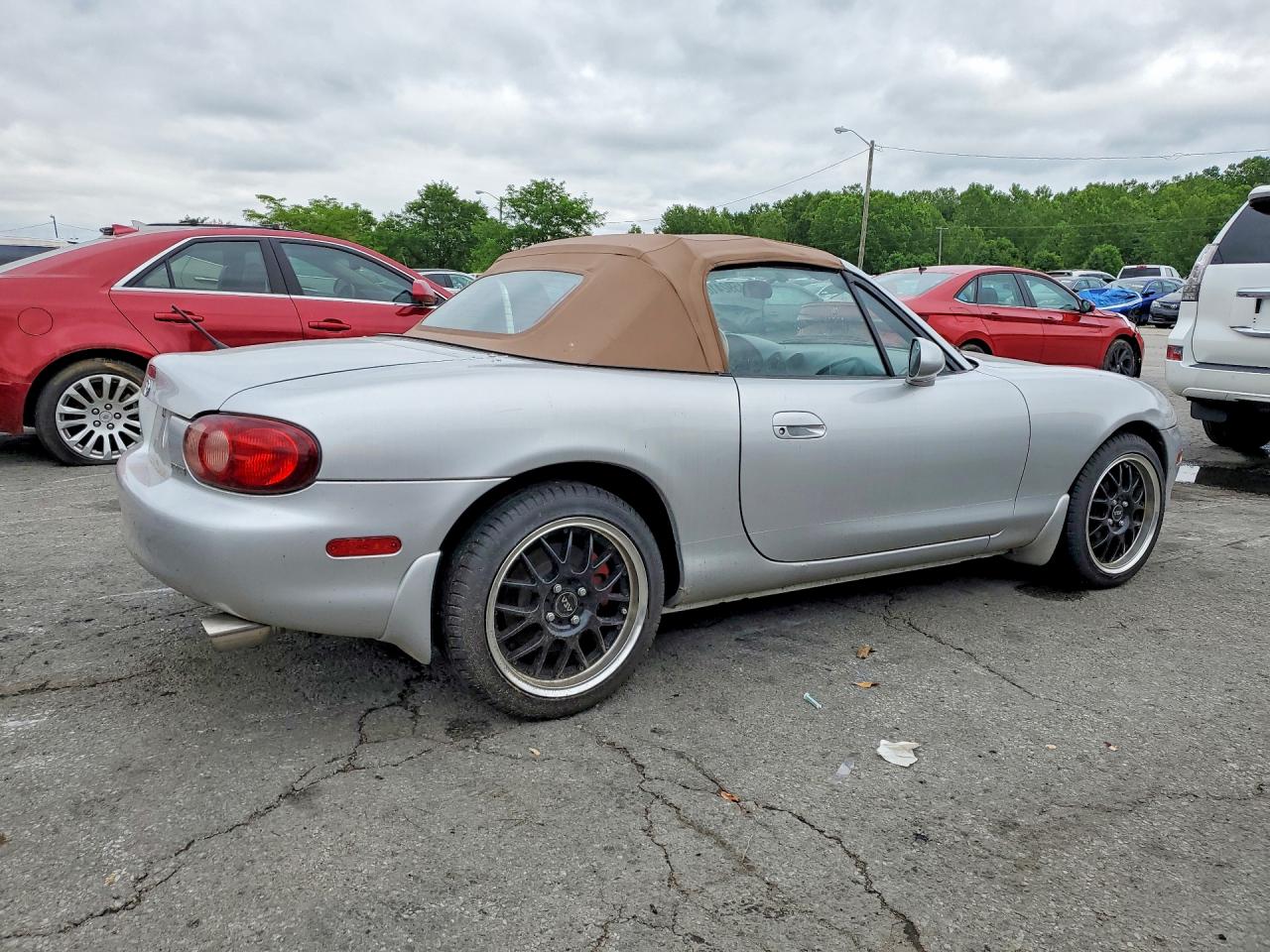 2002 Mazda Mx-5 Miata Base Silver vin: JM1NB353320229389