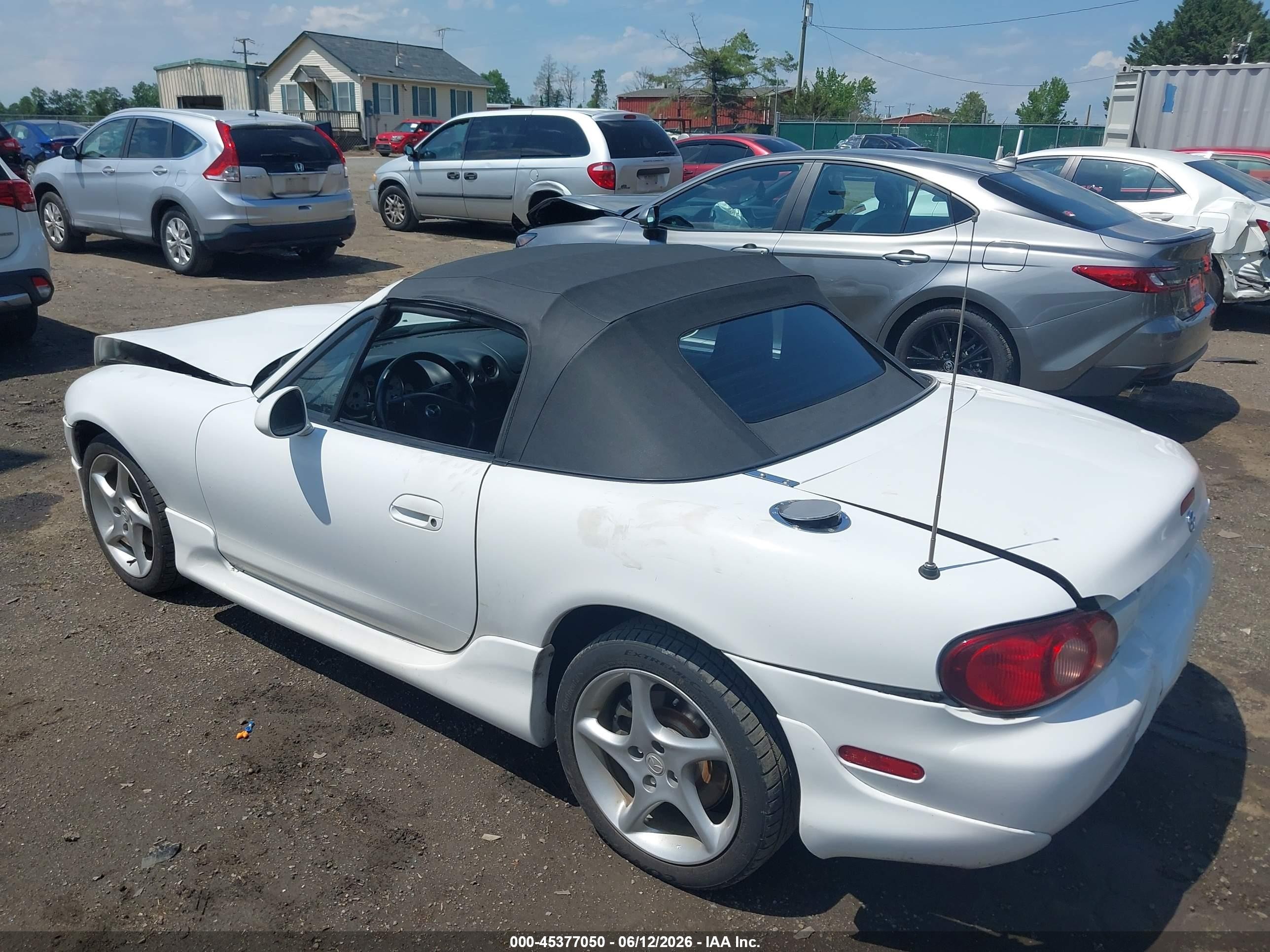 2003 Mazda Mx-5 Miata Cloth/ls/se/shinsen White vin: JM1NB353330300608