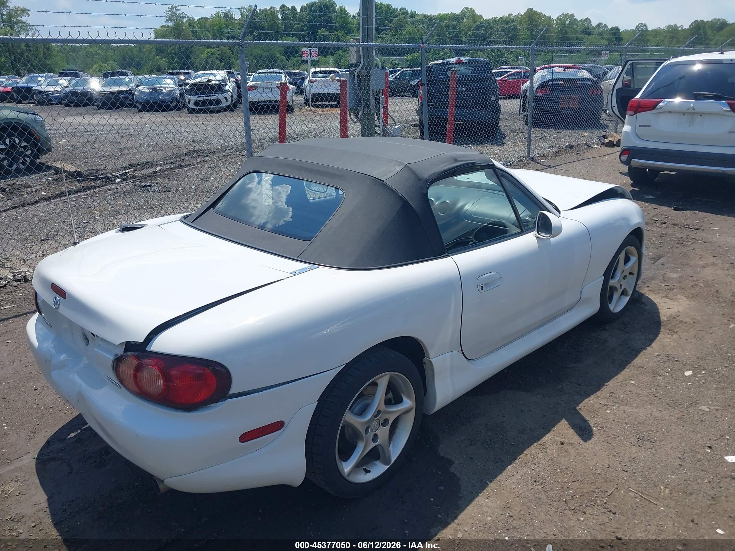 2003 Mazda Mx-5 Miata Cloth/ls/se/shinsen White vin: JM1NB353330300608