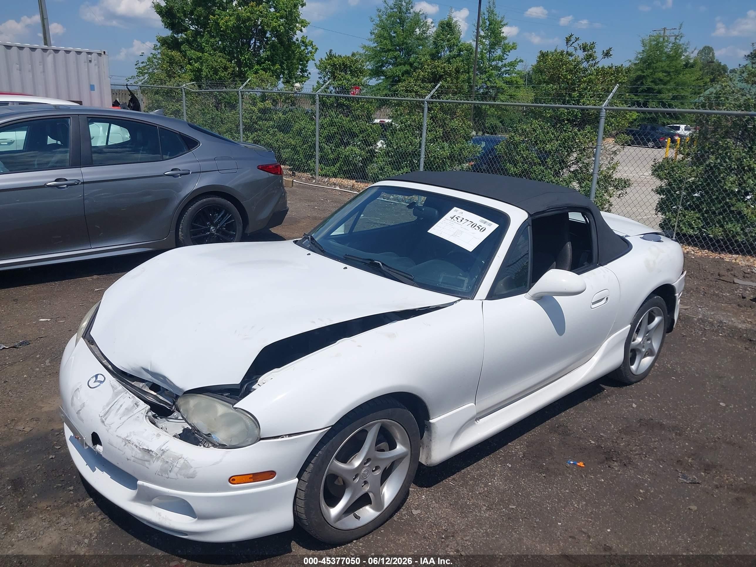 2003 Mazda Mx-5 Miata Cloth/ls/se/shinsen White vin: JM1NB353330300608
