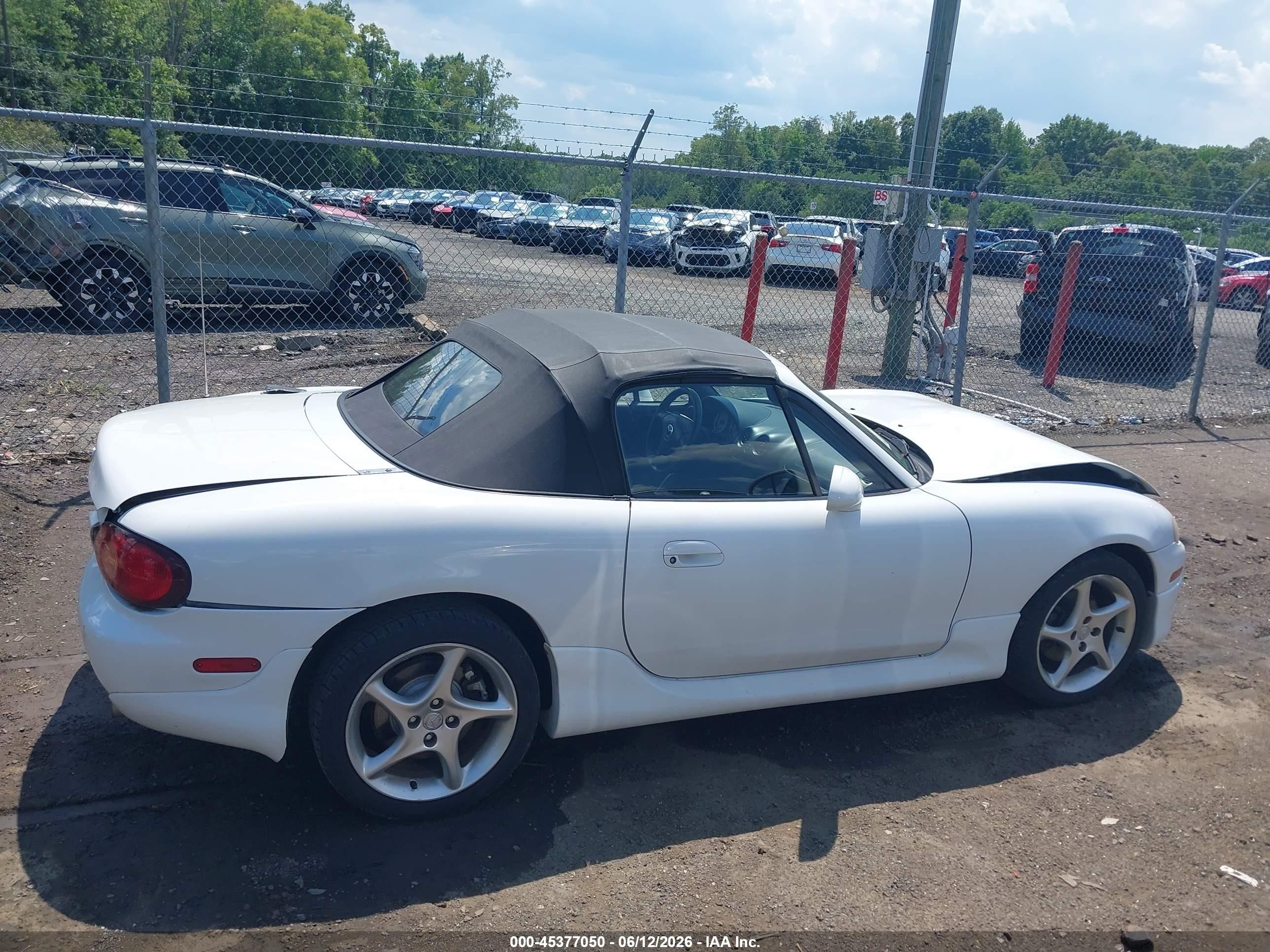 2003 Mazda Mx-5 Miata Cloth/ls/se/shinsen White vin: JM1NB353330300608