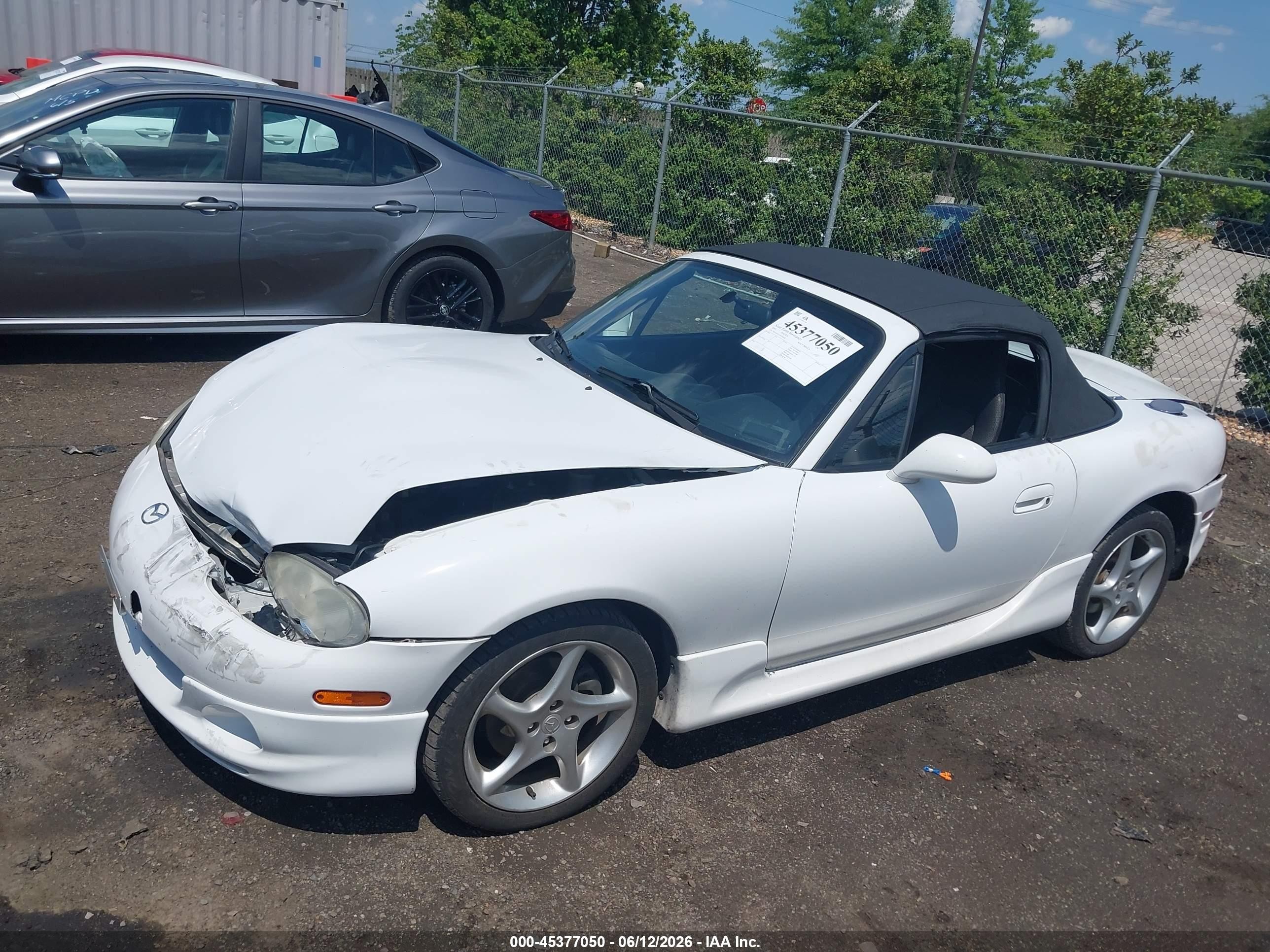2003 Mazda Mx-5 Miata Cloth/ls/se/shinsen White vin: JM1NB353330300608