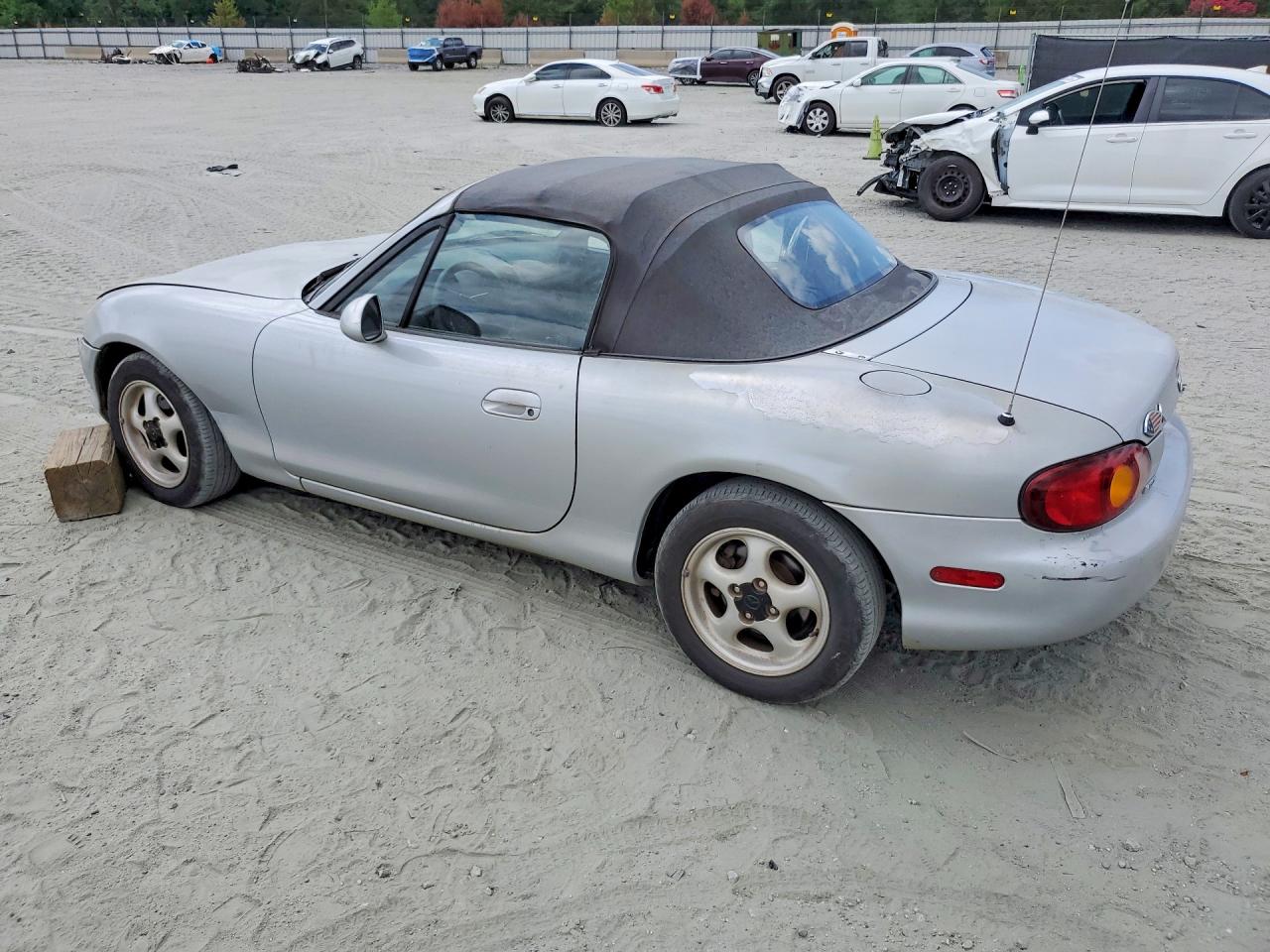 1999 Mazda Mx-5 Miata Silver vin: JM1NB3533X0101838