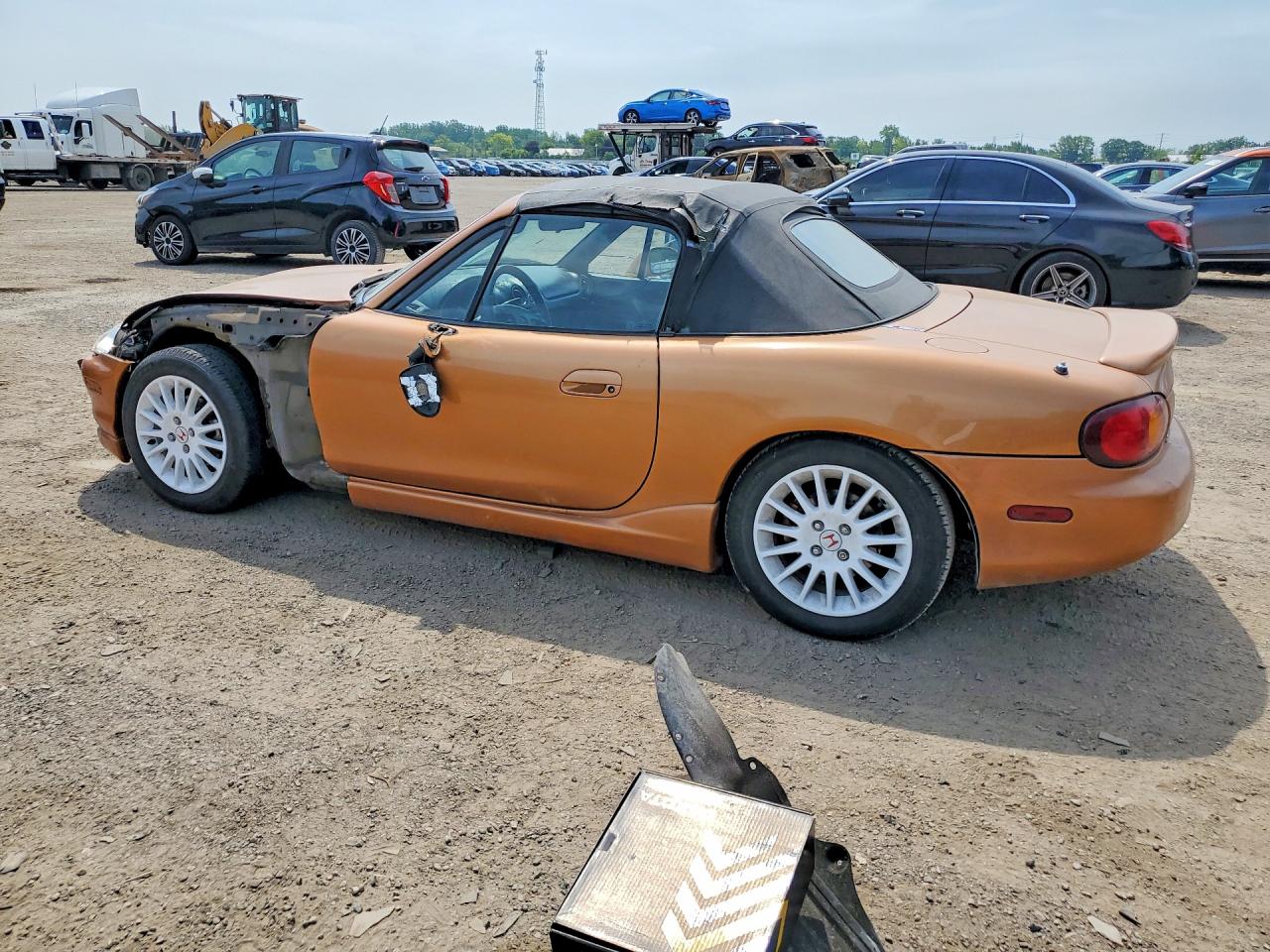 2000 Mazda Mx-5 Miata Base Оранжевый vin: JM1NB3533Y0142326