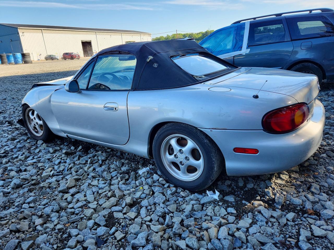 2000 Mazda Mx-5 Miata Base Silver vin: JM1NB3533Y0152578