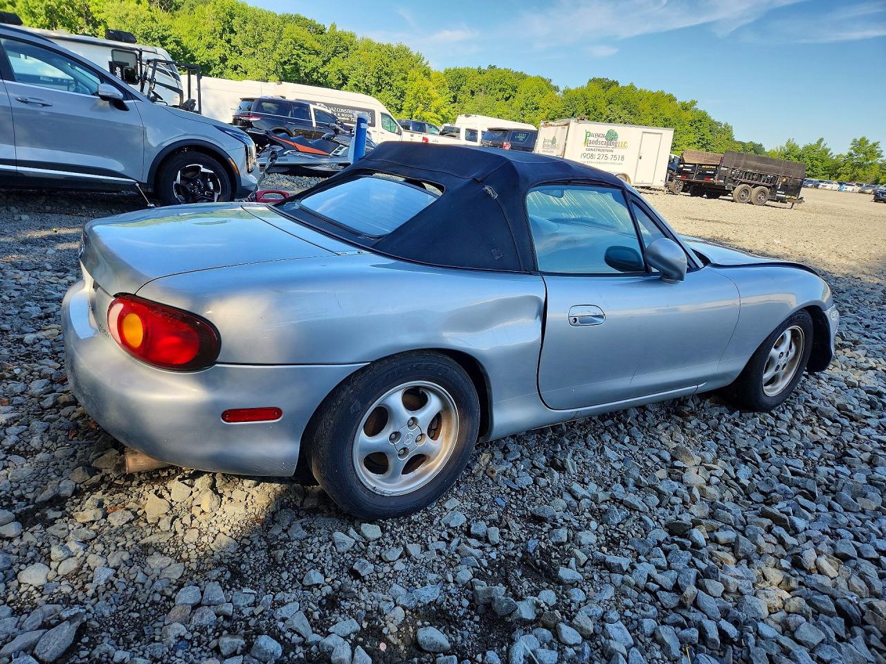 2000 Mazda Mx-5 Miata Base Silver vin: JM1NB3533Y0152578