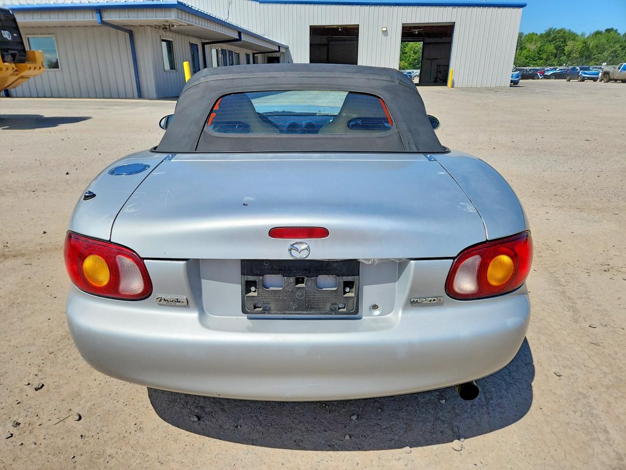 2000 Mazda Mx-5 Miata Base Silver vin: JM1NB3533Y0154699