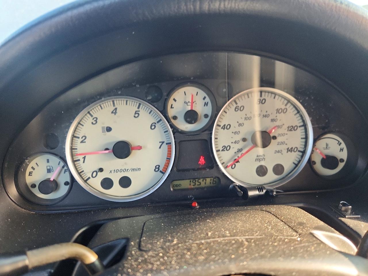 2004 Mazda Mx-5 Miata Base Silver vin: JM1NB353440408088