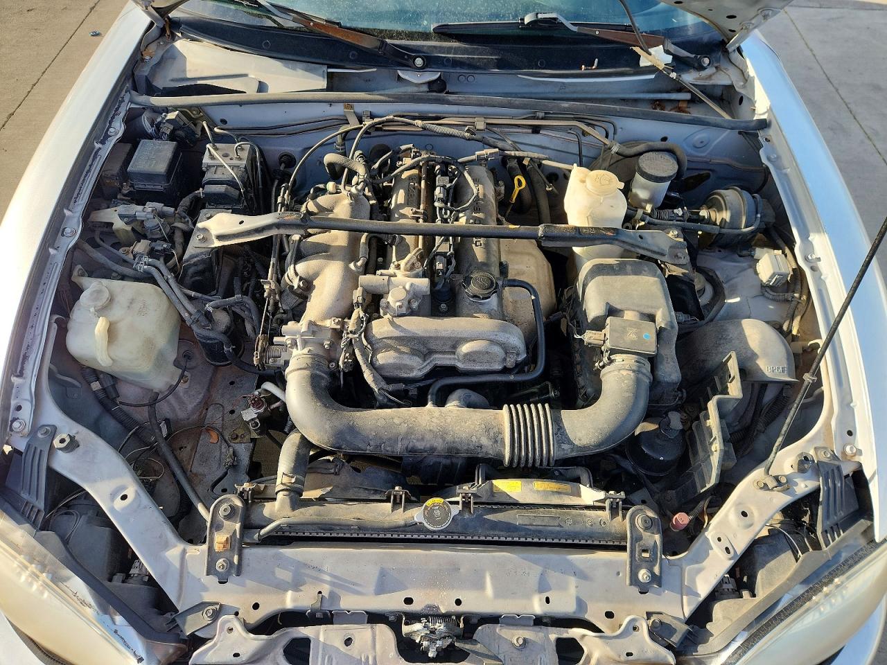 2004 Mazda Mx-5 Miata Base Silver vin: JM1NB353440408088