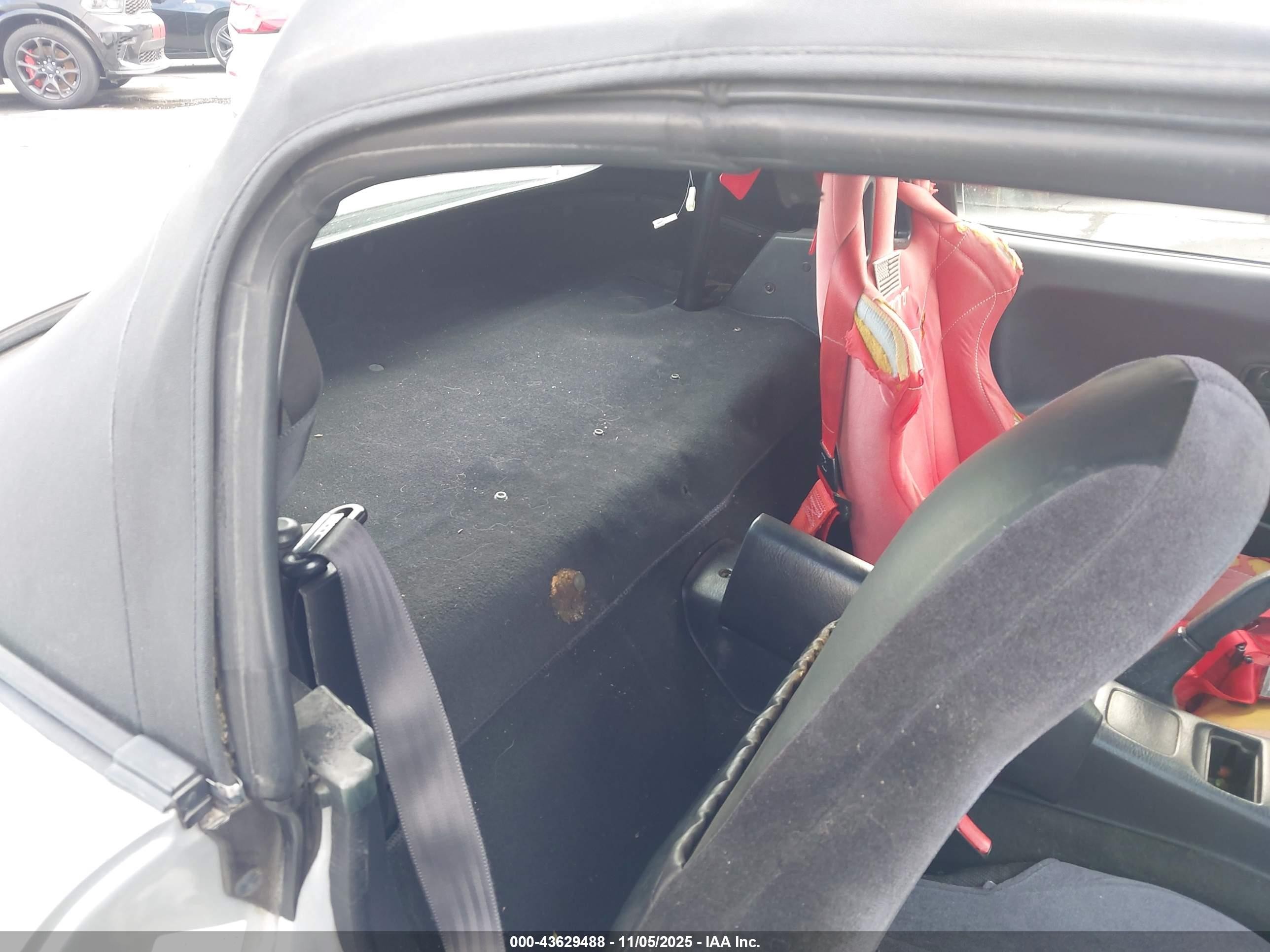 1999 Mazda Mx-5 Miata Leather Pkg/popular Equipment Pkg/sports Pkg/touring Pkg Silver vin: JM1NB3534X0131320