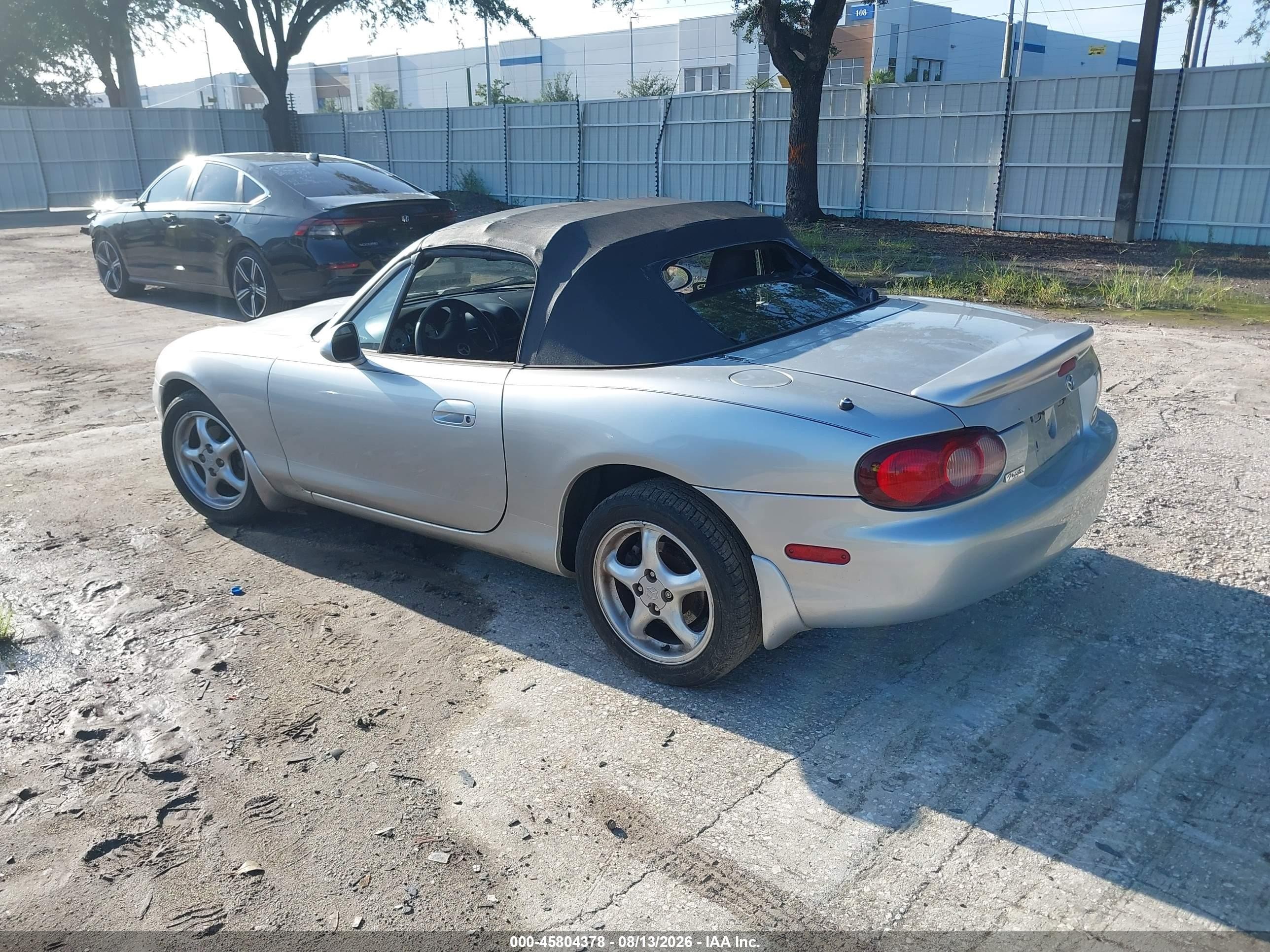 2002 Mazda Mx-5 Miata Cloth/ls/se Silver vin: JM1NB353520232343