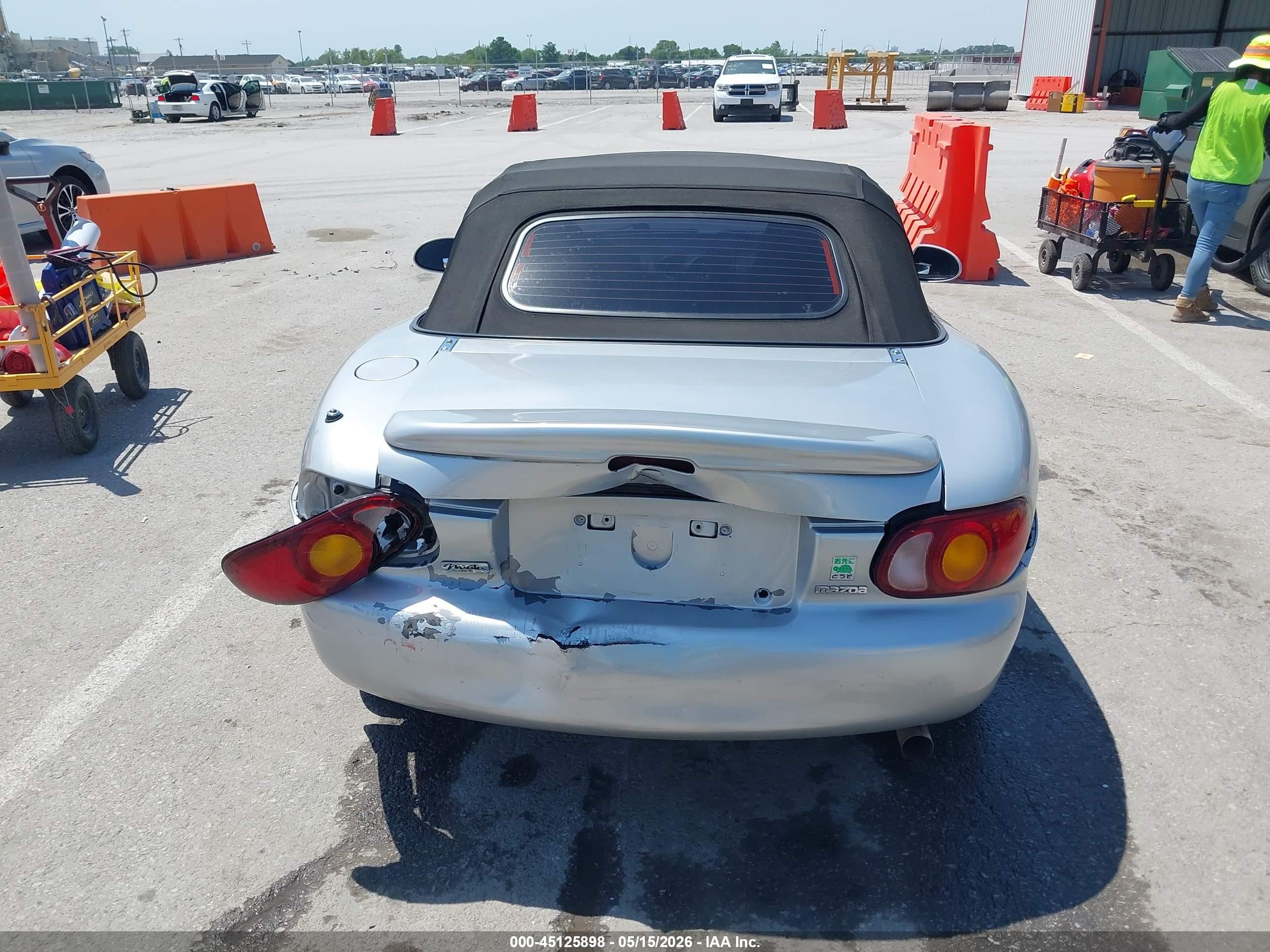 2005 Mazda Mx-5 Miata Ls Silver vin: JM1NB353550413527