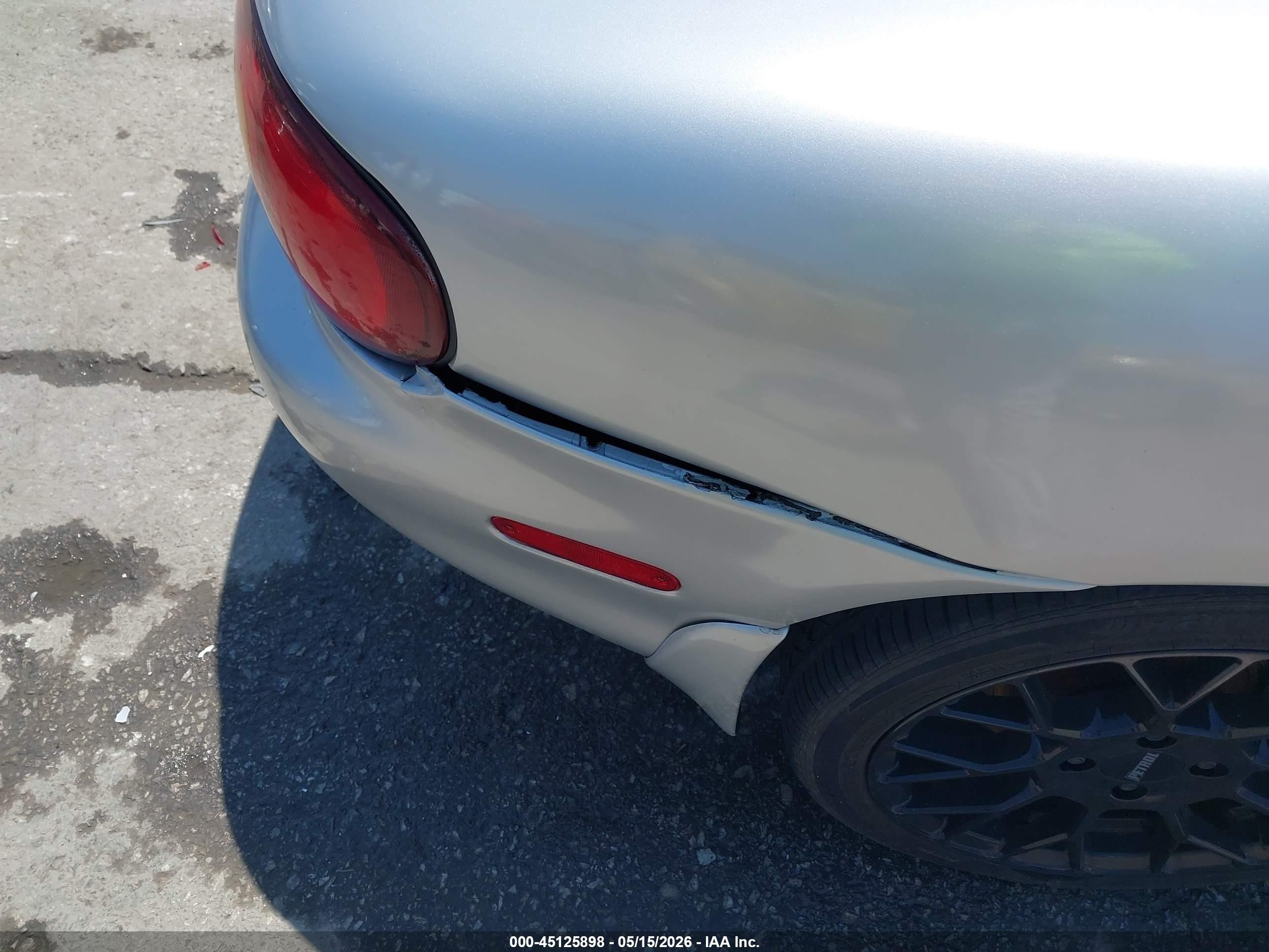2005 Mazda Mx-5 Miata Ls Silver vin: JM1NB353550413527