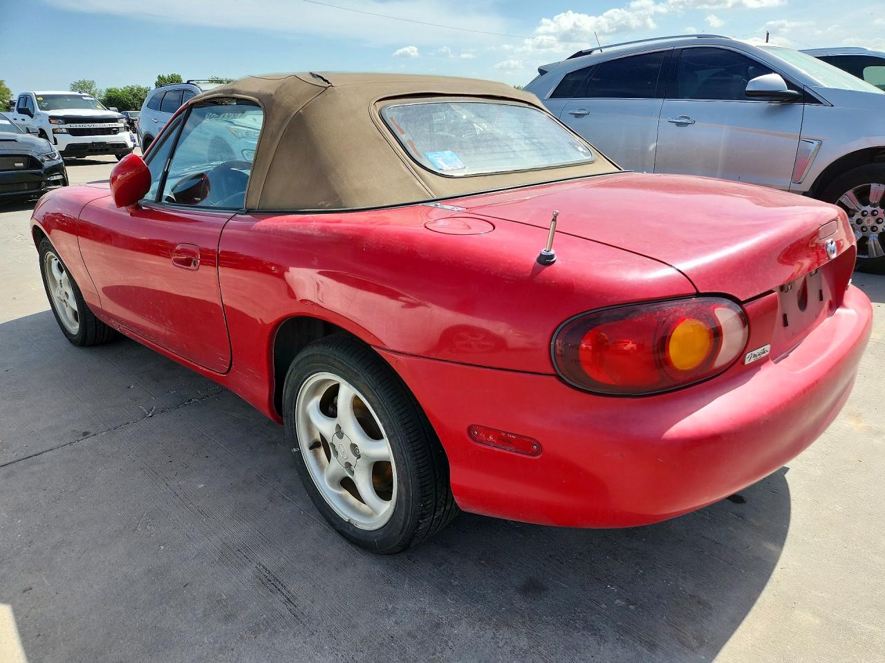 1999 Mazda Mx-5 Miata Red vin: JM1NB3535X0120276