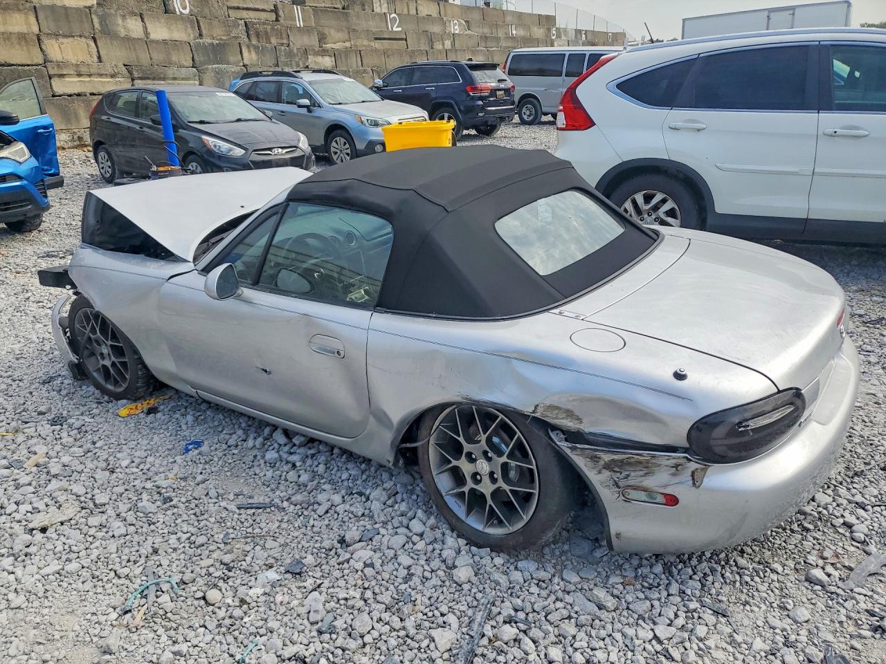 2004 Mazda Mx-5 Miata Base Silver vin: JM1NB353740401720