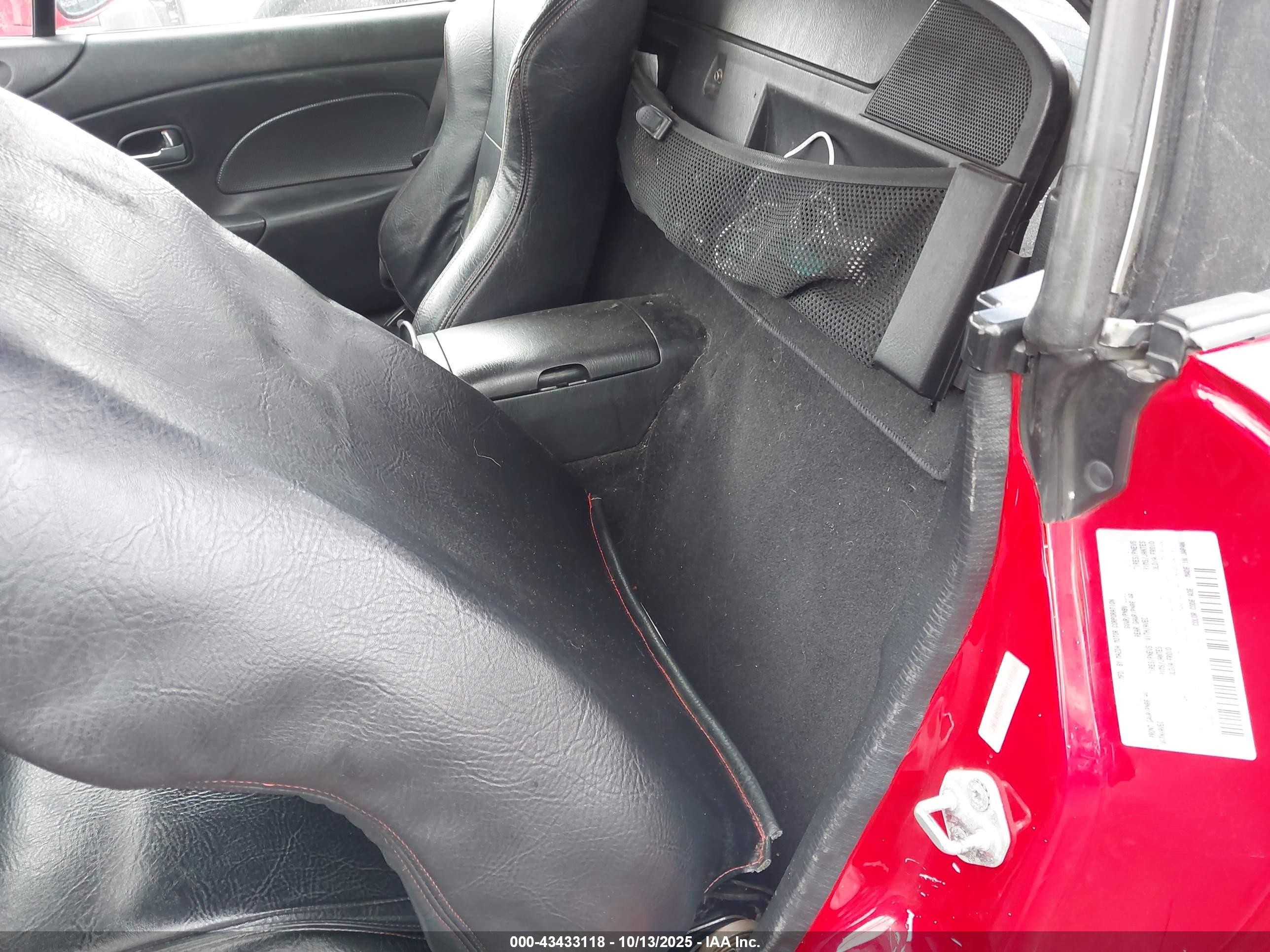 2005 Mazda Mx-5 Miata Cloth Red vin: JM1NB353750411018